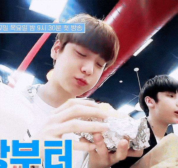 [잡담] 수빈이는 뭐 먹고 맛표현은 굳이 안 해도 될 거 같음 | 인스티즈