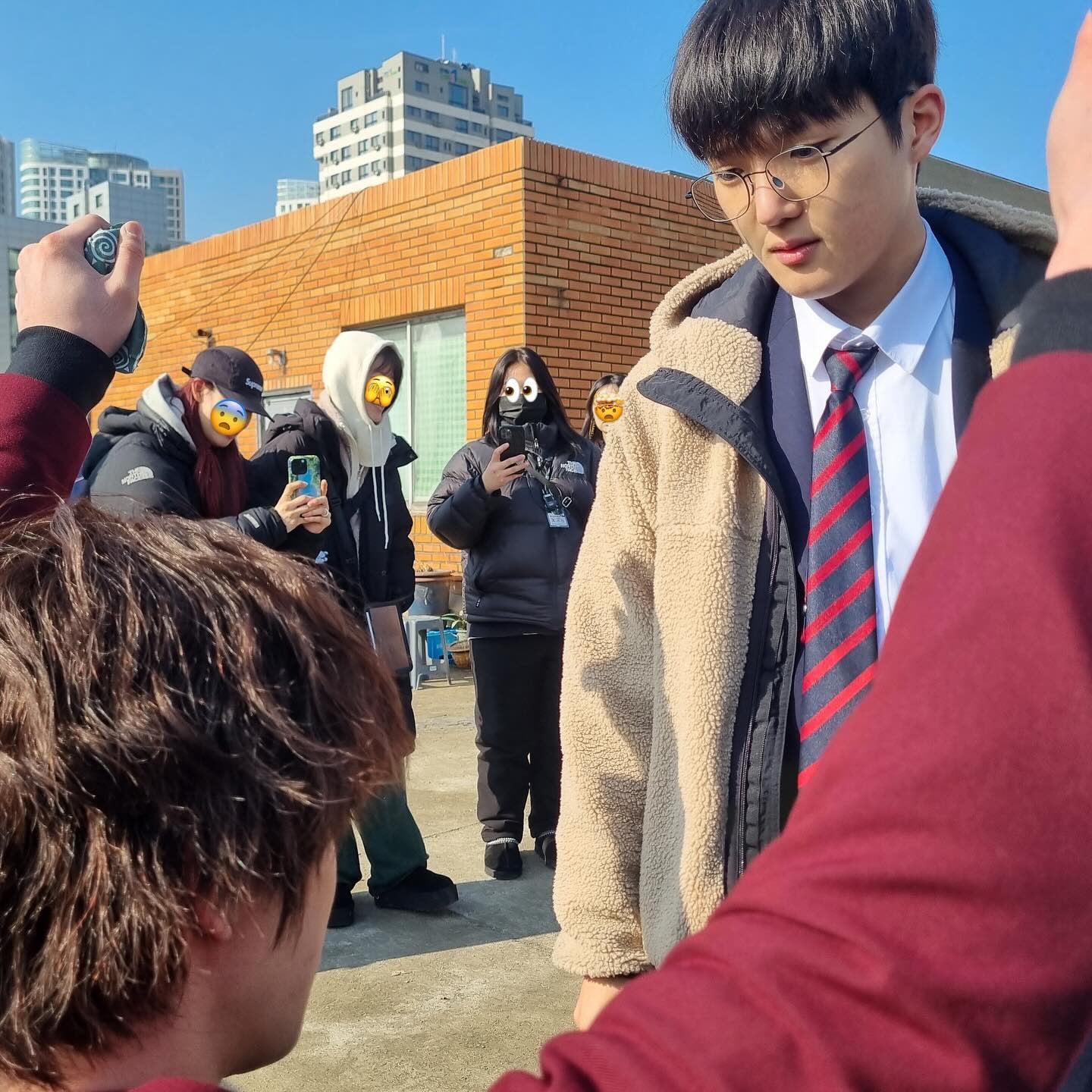 [잡담] 약영2 금성제 준태 옥상 비하인드 사진 좋음 ㅋㅋ | 인스티즈