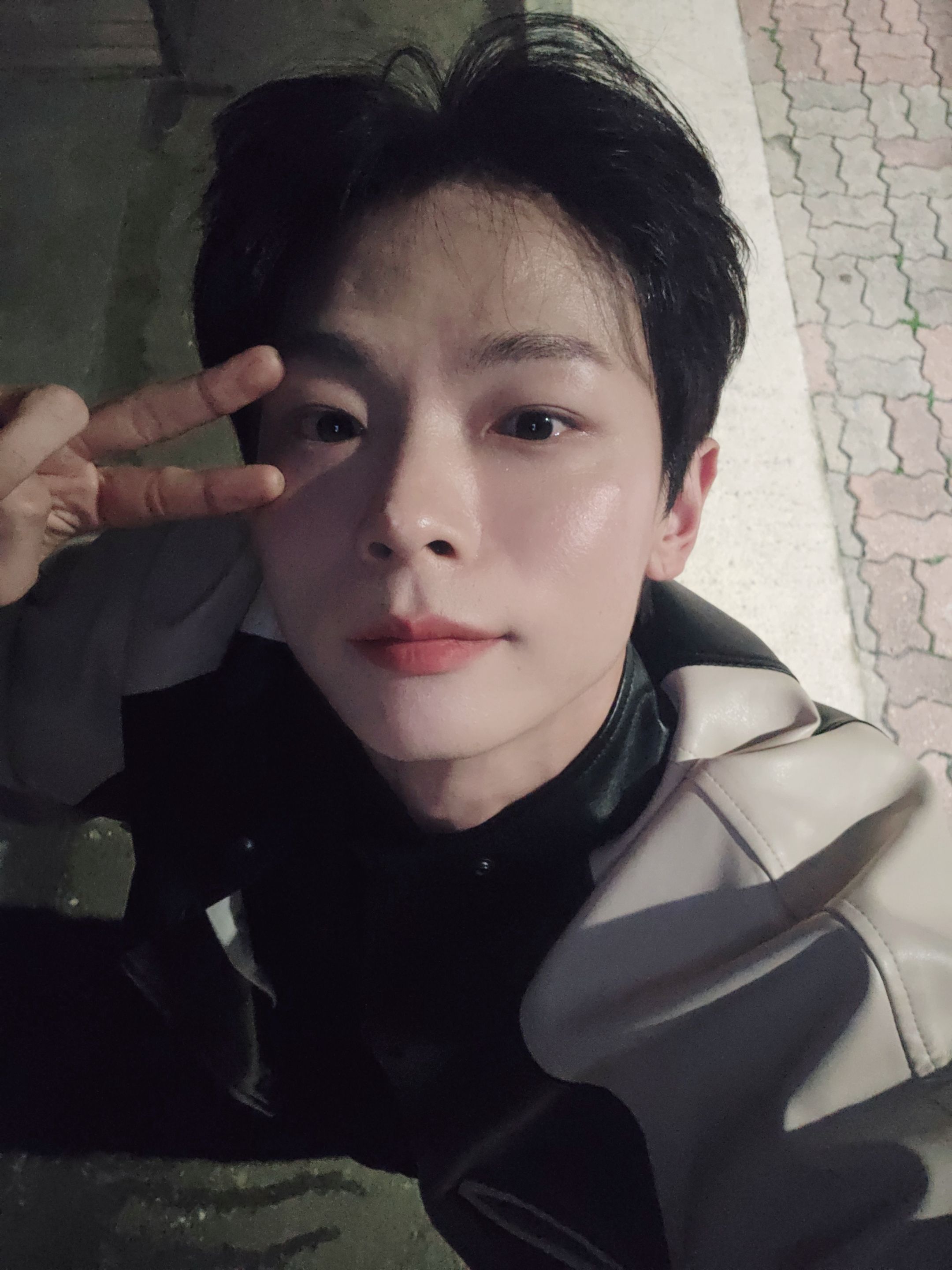 [잡담] 어린이날이니까...지금 35살인 이 아기 누구게ㅎ | 인스티즈