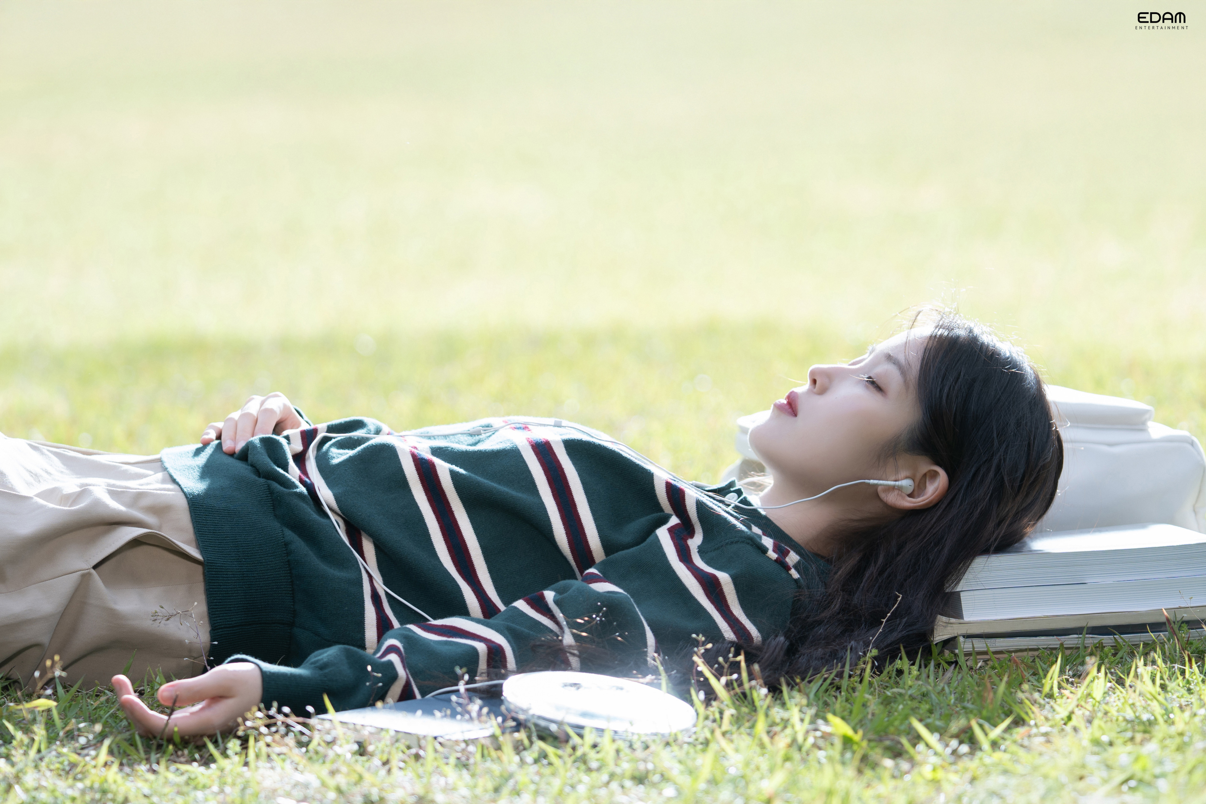 [잡담] 아이유 교복하면 작년 미인 때가 | 인스티즈