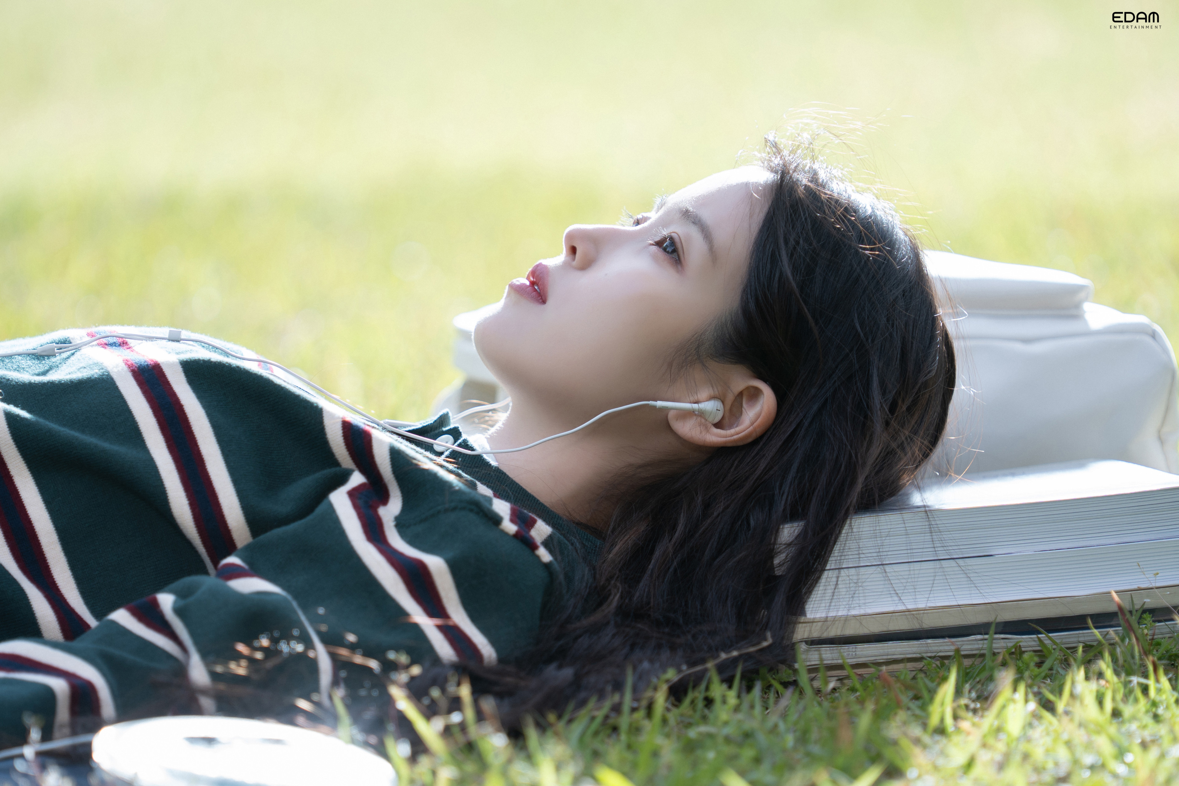 [잡담] 아이유 교복하면 작년 미인 때가 | 인스티즈