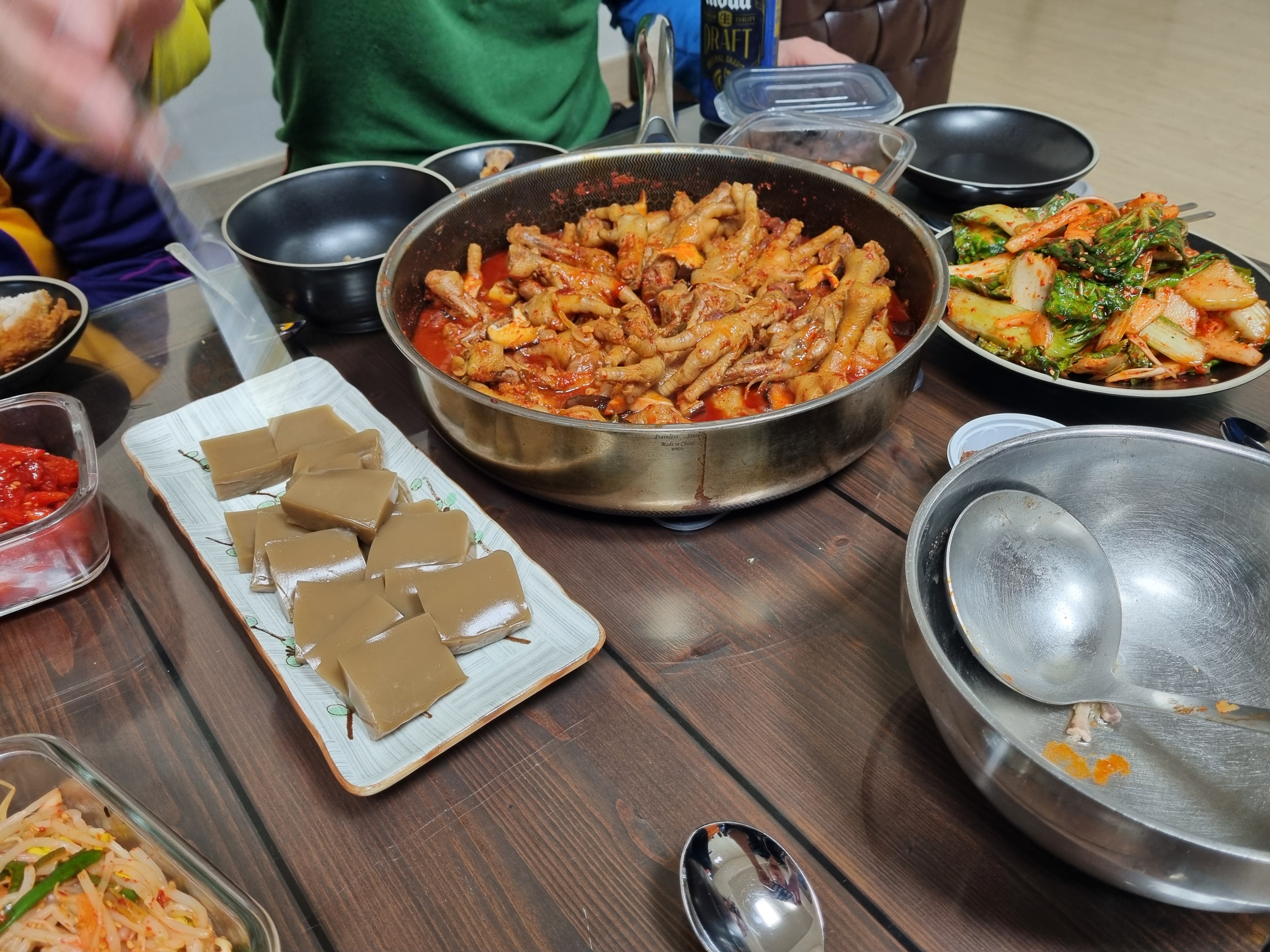 [잡담] 울 집 가족 다같이 밥 먹는거 보면 외식 안 하는 거 다들 납득함 | 인스티즈