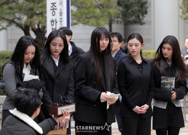 [정보/소식] [단독] "어도어에 10억 배상하라"..뉴진스 뮤비 제작사, 7월 항소심 시작 | 인스티즈