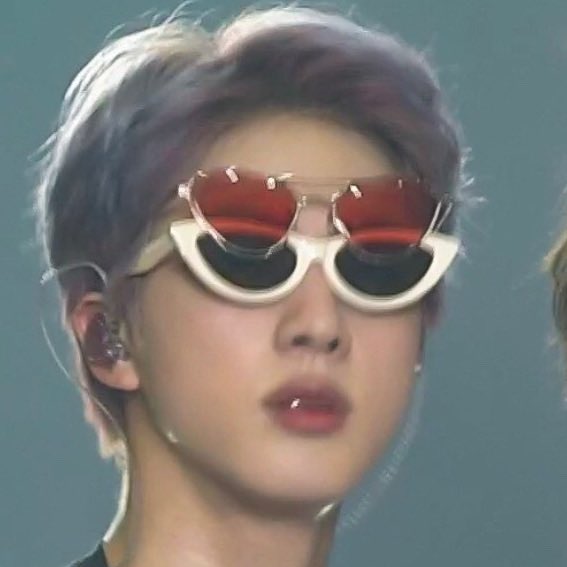 [잡담] 방탄 진 안경 쓴거 너무너무 | 인스티즈