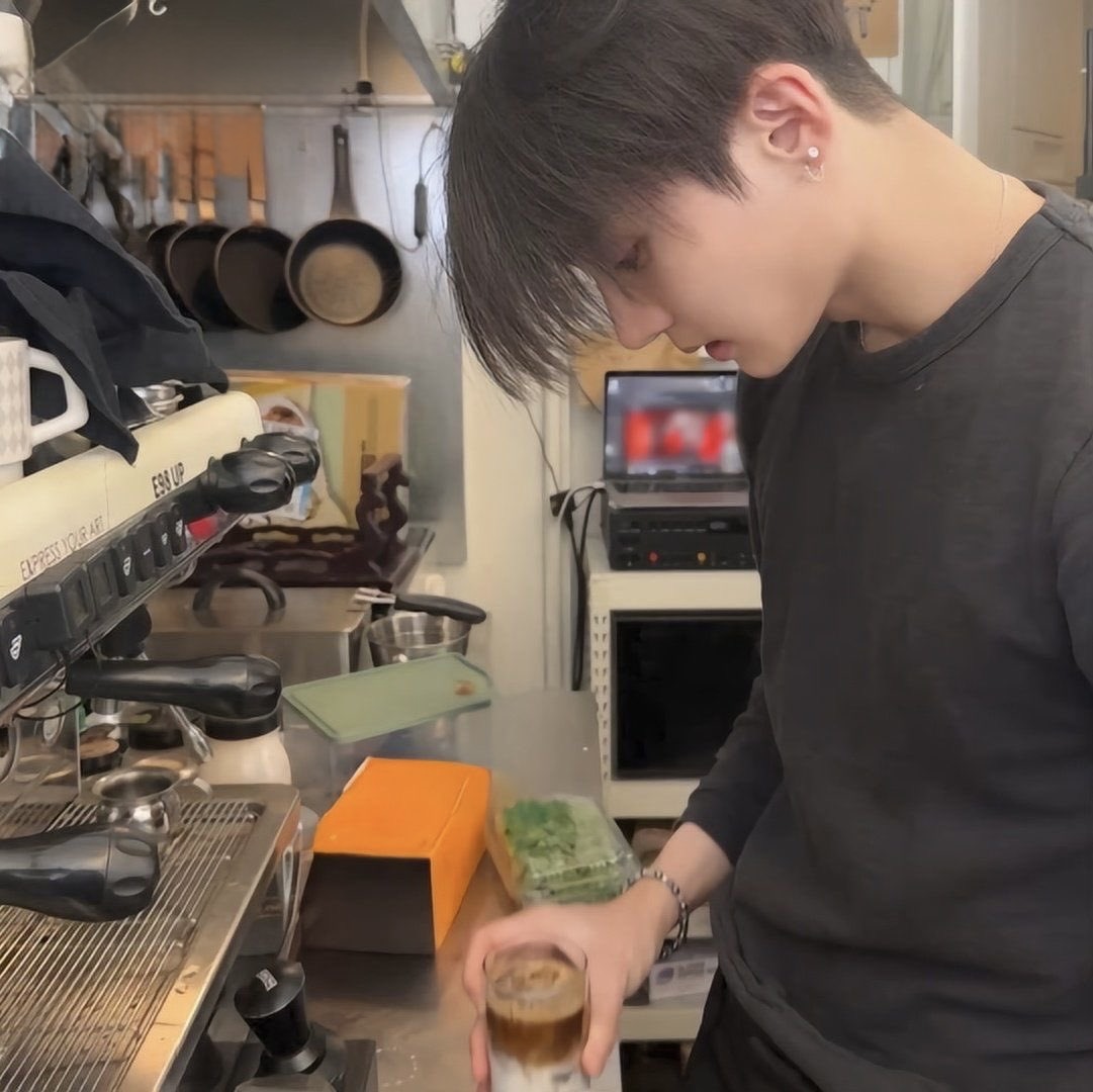 [잡담] 이상원 카페알바 시절 사진 좋음 | 인스티즈