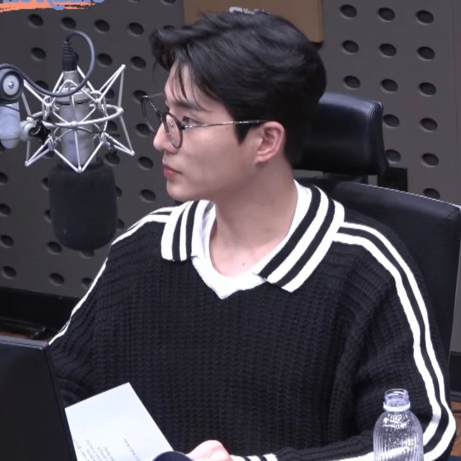[잡담] 영케이 안경 ㄹㅇ 잘 어울리지 않음? | 인스티즈