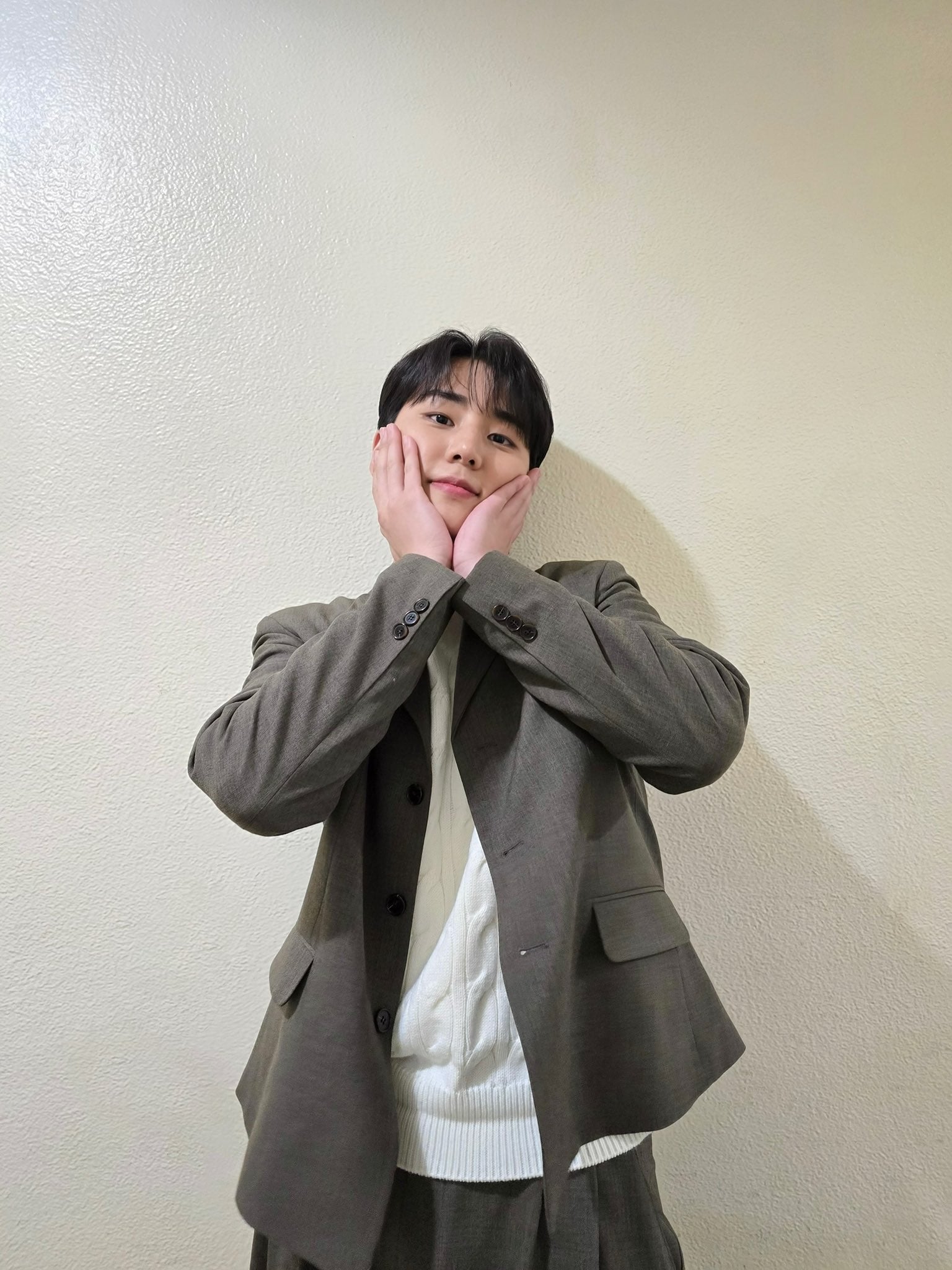 [잡담] 영케이 꽃받침 너무 ㄱㅇㅇ ❣️ | 인스티즈