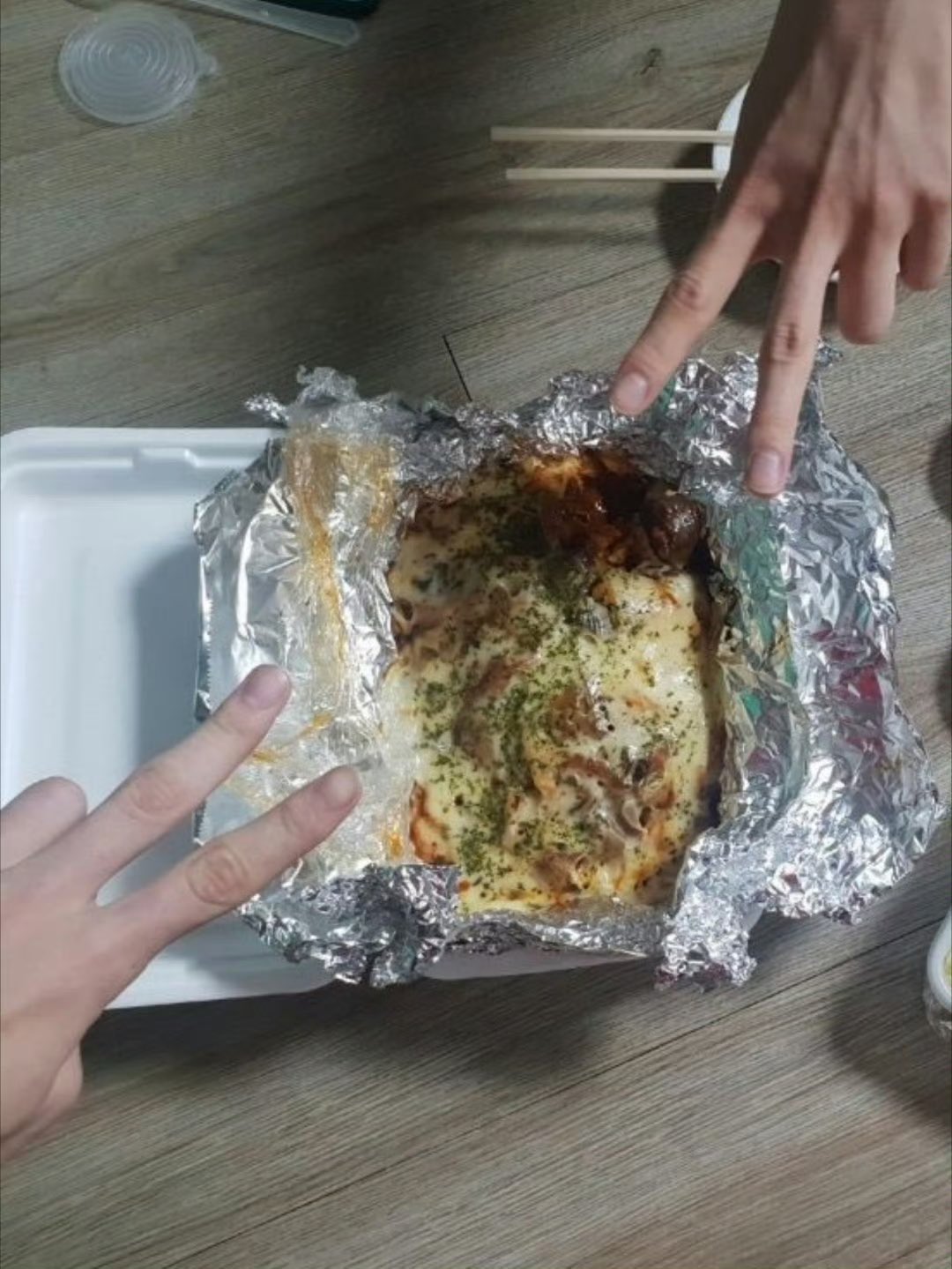 [잡담] 투바투 이 바닥같이 생긴 식탁 아직 그대로 있을까 | 인스티즈