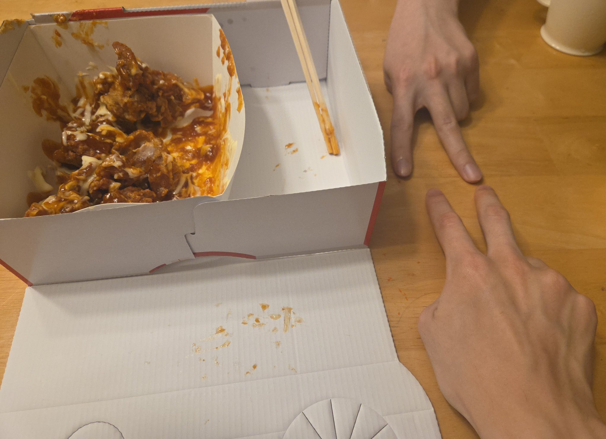 [잡담] 투바투 이 바닥같이 생긴 식탁 아직 그대로 있을까 | 인스티즈