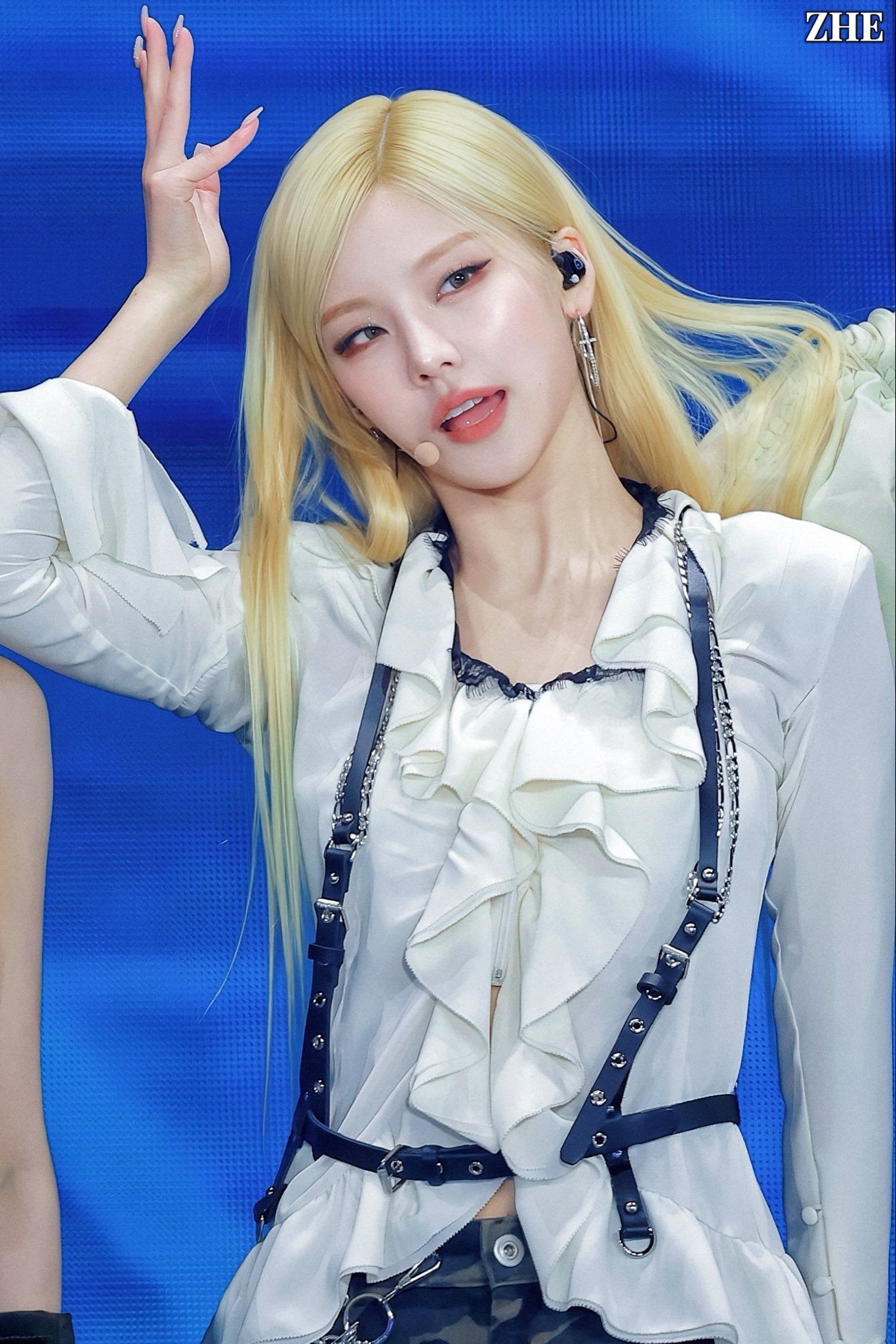 [잡담] 아이돌들이여 탈색… 탈색을 하거라…(사진 개많음) | 인스티즈