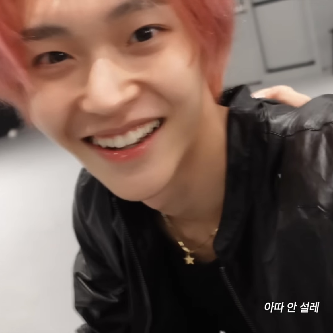 [잡담] 원빈이 웃는 거 보면 기분이 좋아져 | 인스티즈