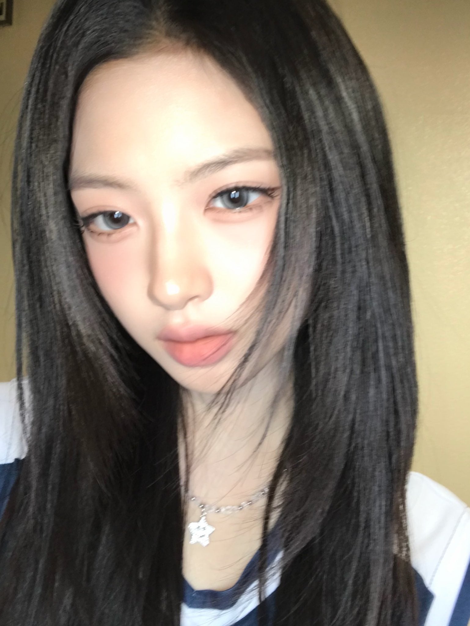 [잡담] 키키 키야 셀카수업 받고싶을 정도로 사진 잘 찍는듯 | 인스티즈
