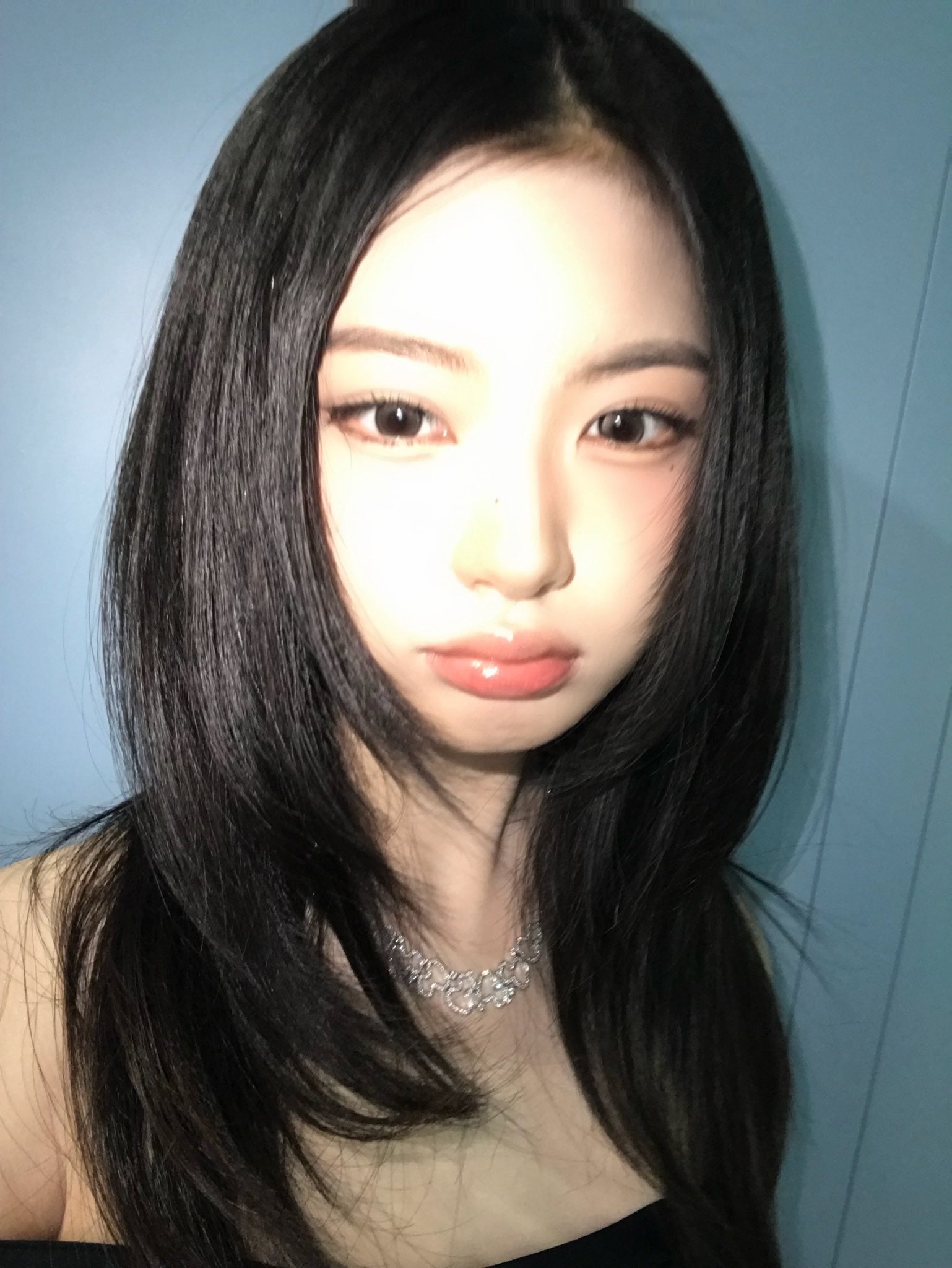[잡담] 키키 키야 1년전 하고 얼굴 변화 봐봐 | 인스티즈