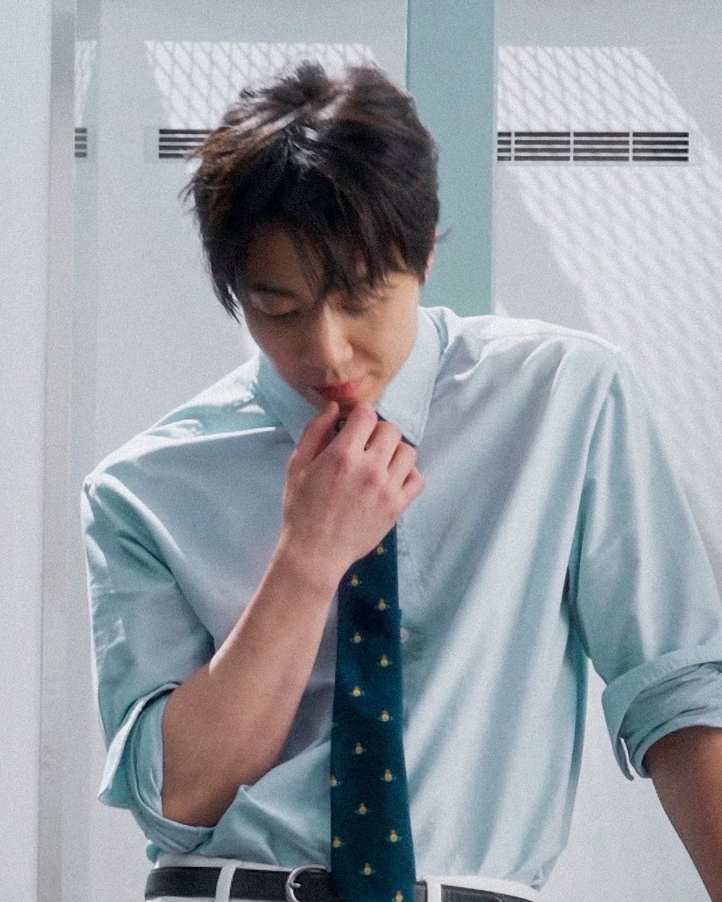 [잡담] 손종원 남색 하늘색 진짜 잘 받음 | 인스티즈