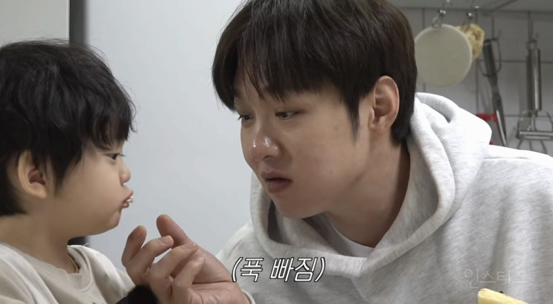 아기 키우는 맛을 느껴버린 이창섭 근황...JPG | 인스티즈