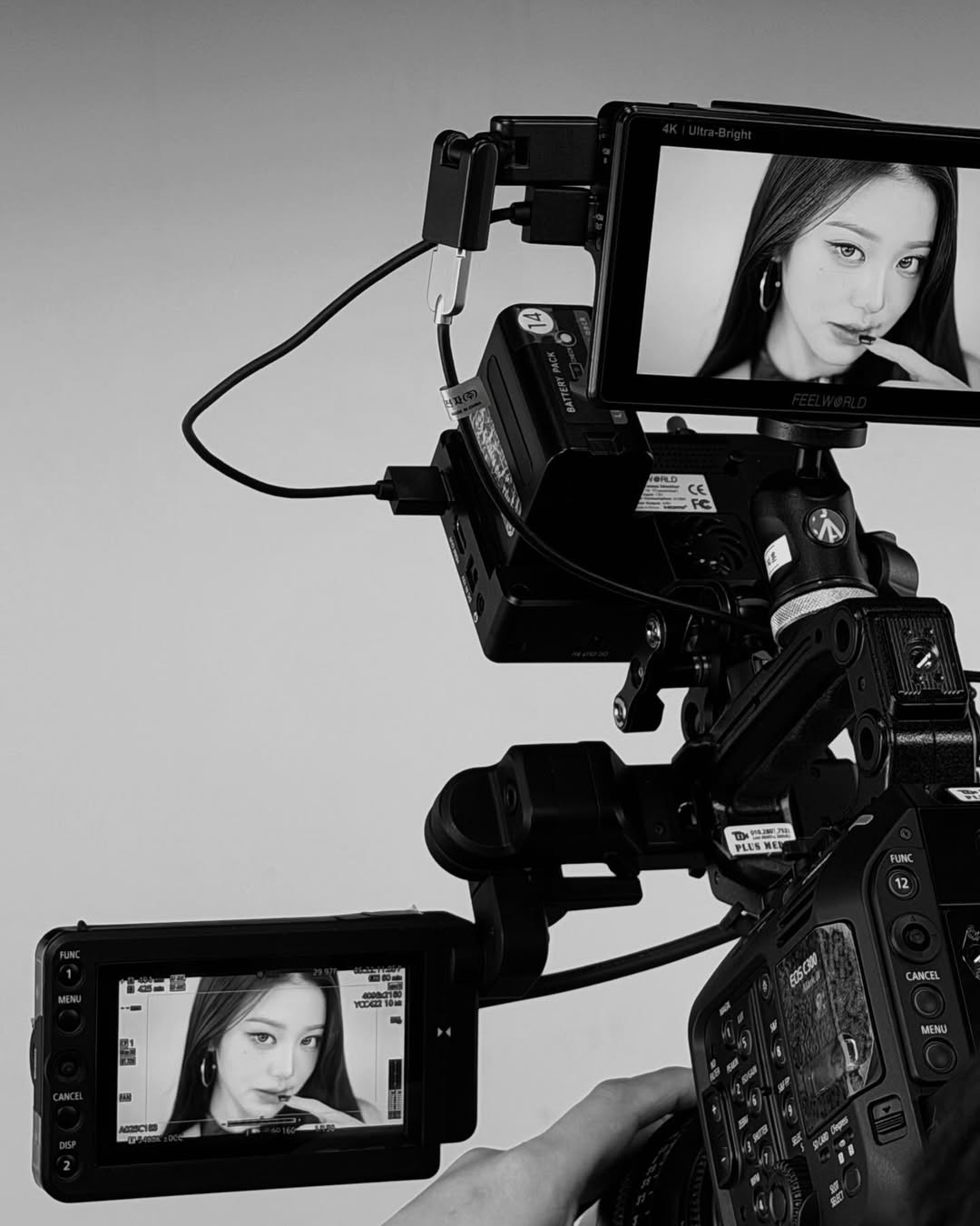 [잡담] 260212 장원영 인스타 🖤🏴‍☠️🕷️🐈‍⬛🦨 | 인스티즈