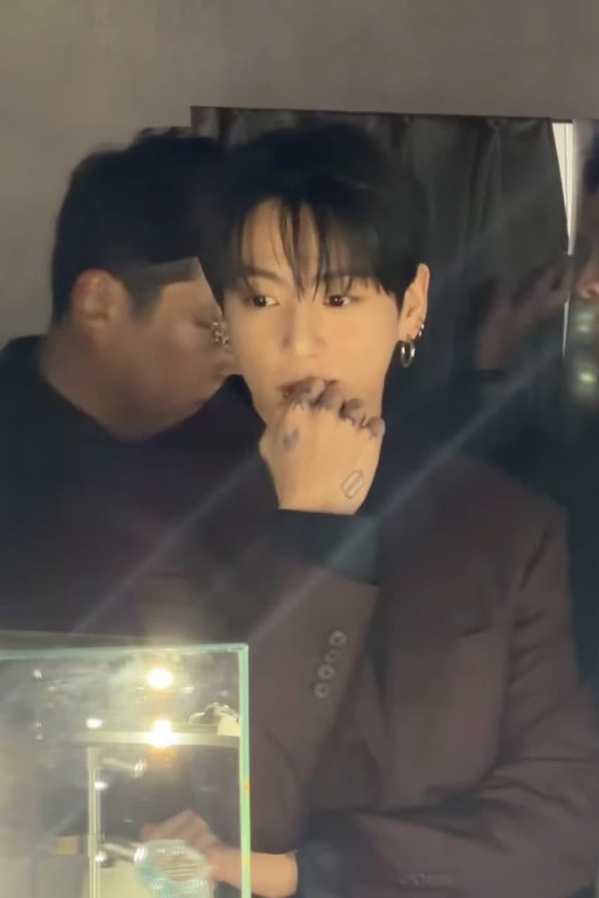 [잡담] 정국 엠버 몇개만 더 해줬으면 | 인스티즈