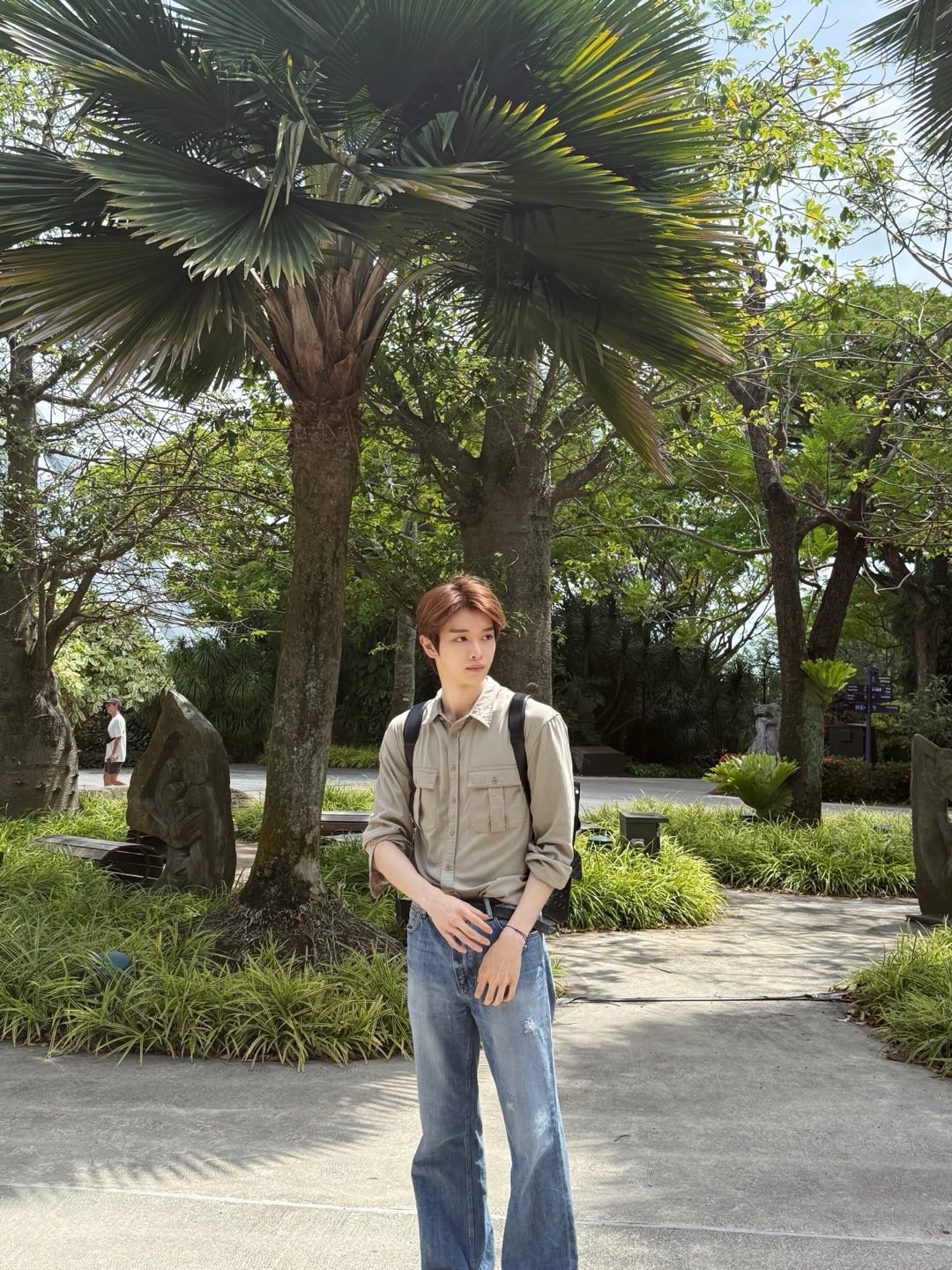 [잡담] 성찬 이 사진 떳을때.. 다들 남친짤이라고 그랬는데 | 인스티즈