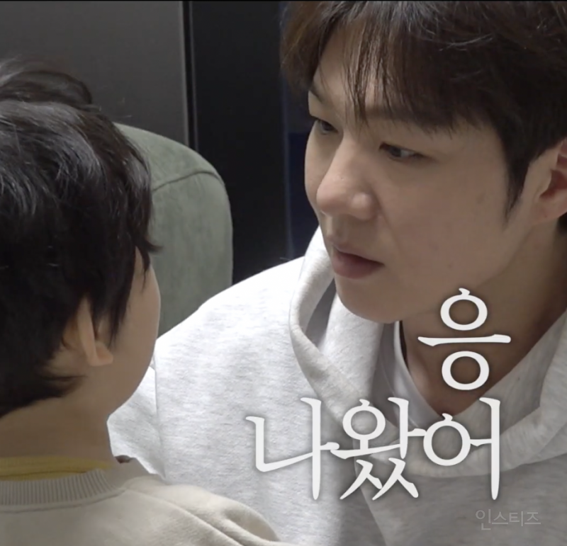 애기 응아에 당황해 하지 않는 청년 존재 | 인스티즈