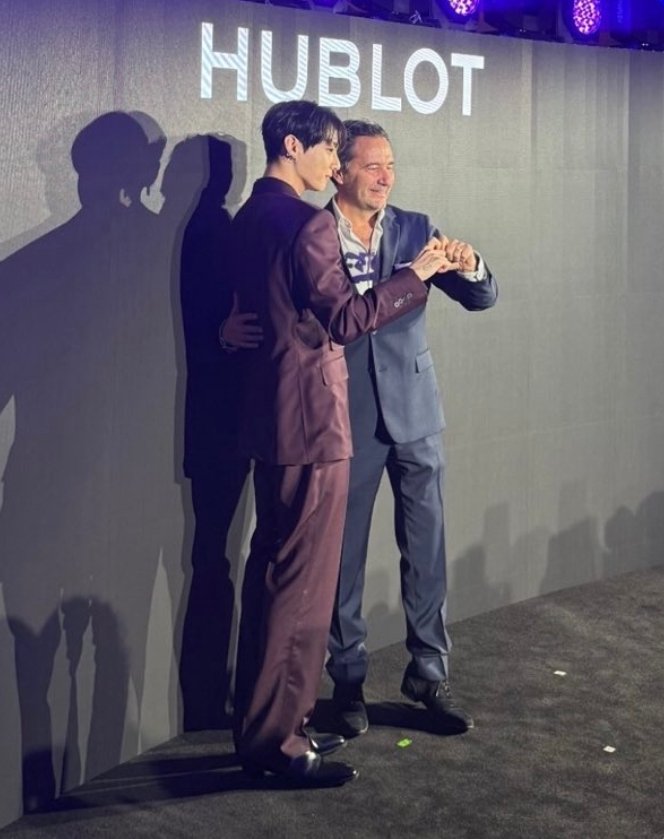 [잡담] 정국이 새삼 비율 진짜 좋다 | 인스티즈