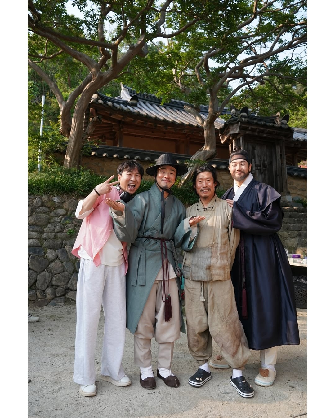 [잡담] 유지태 눈매 테이핑 안 하니까 바로 인자해지긴 한다 | 인스티즈