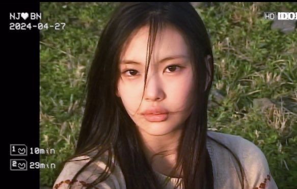 [잡담] 지금 봐도 혜인 얼굴 진짜 유니크 하고 예쁘다,,,, | 인스티즈