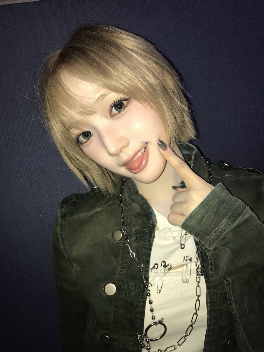 [잡담] 아이폰7로 사진찍는 여돌들 너무 좋아서 안아주고싶음 | 인스티즈