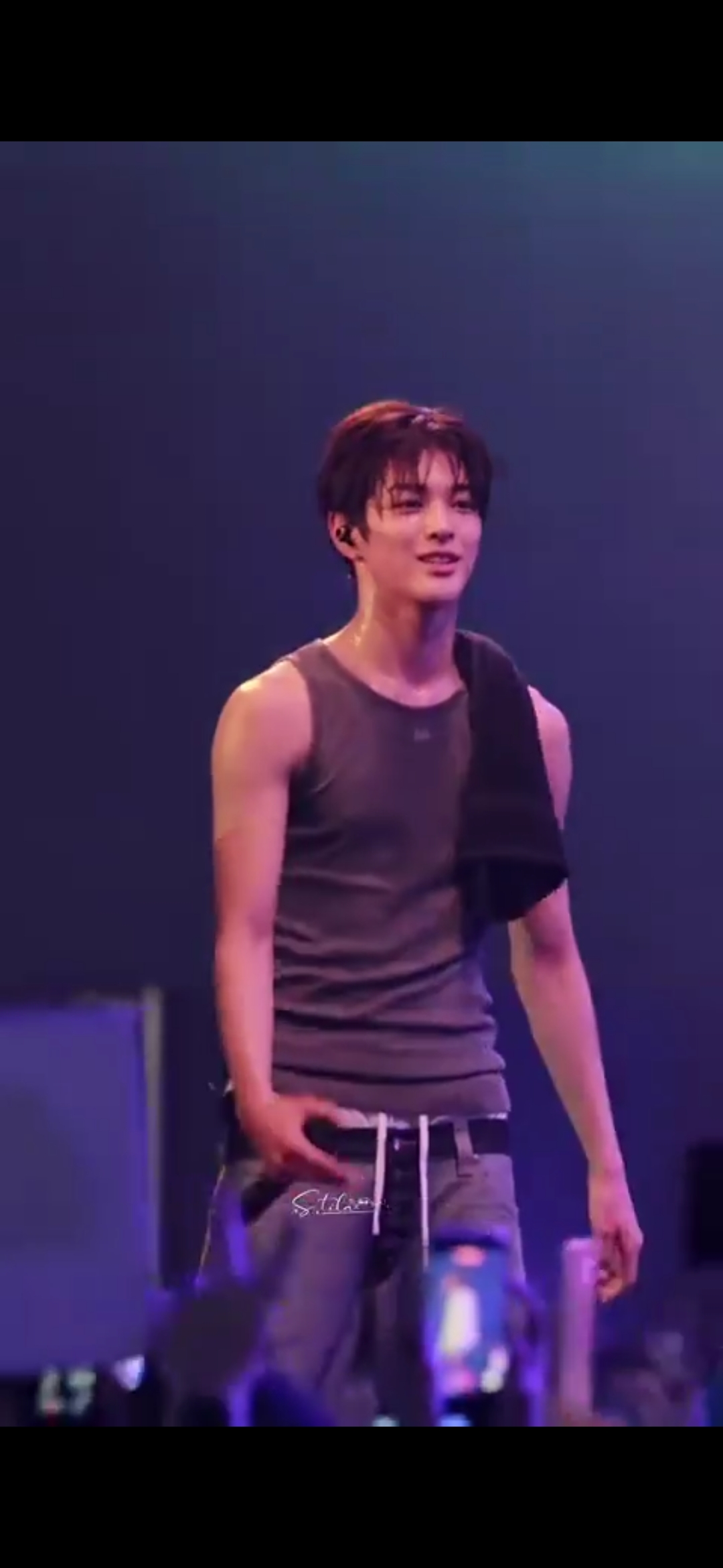 [잡담] 코르티스 건호 팔 진짜 ㄹㅇㄹㅇㄹㅇ 길다 | 인스티즈