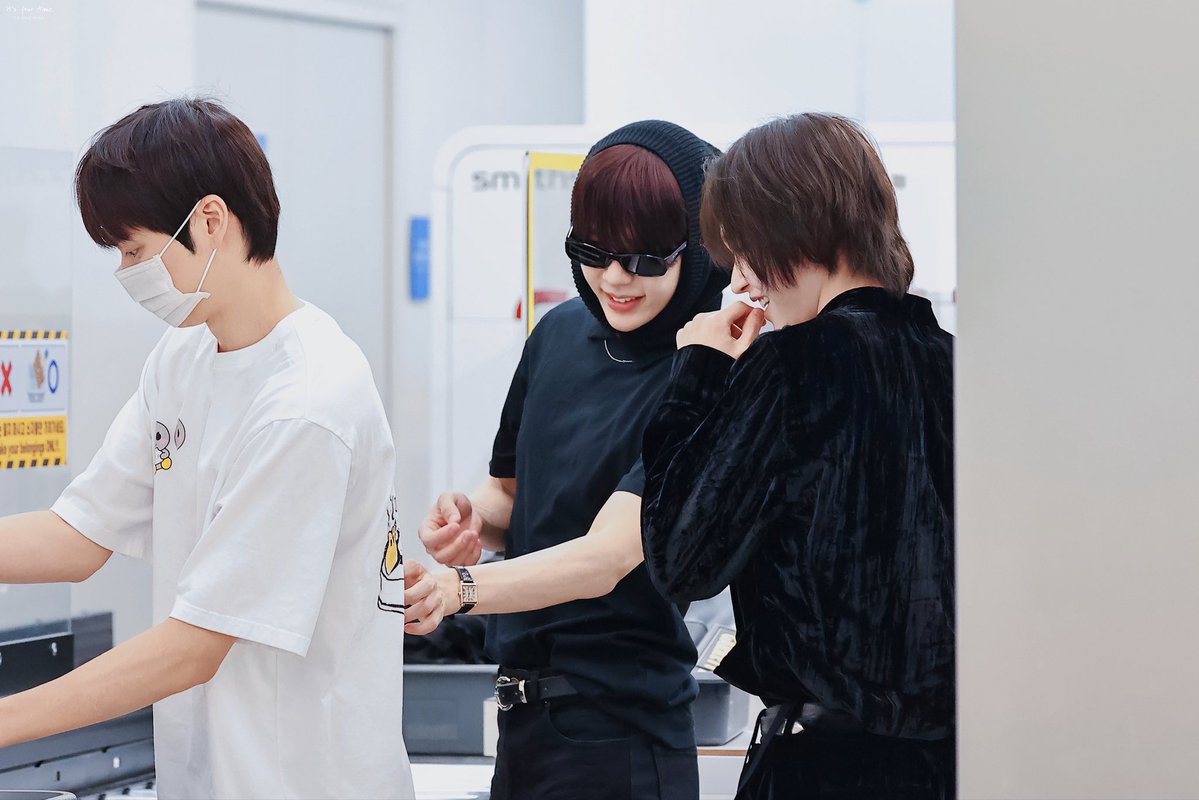 [잡담] 송은석 엠디 입고 다니는 거 미치겠네 | 인스티즈