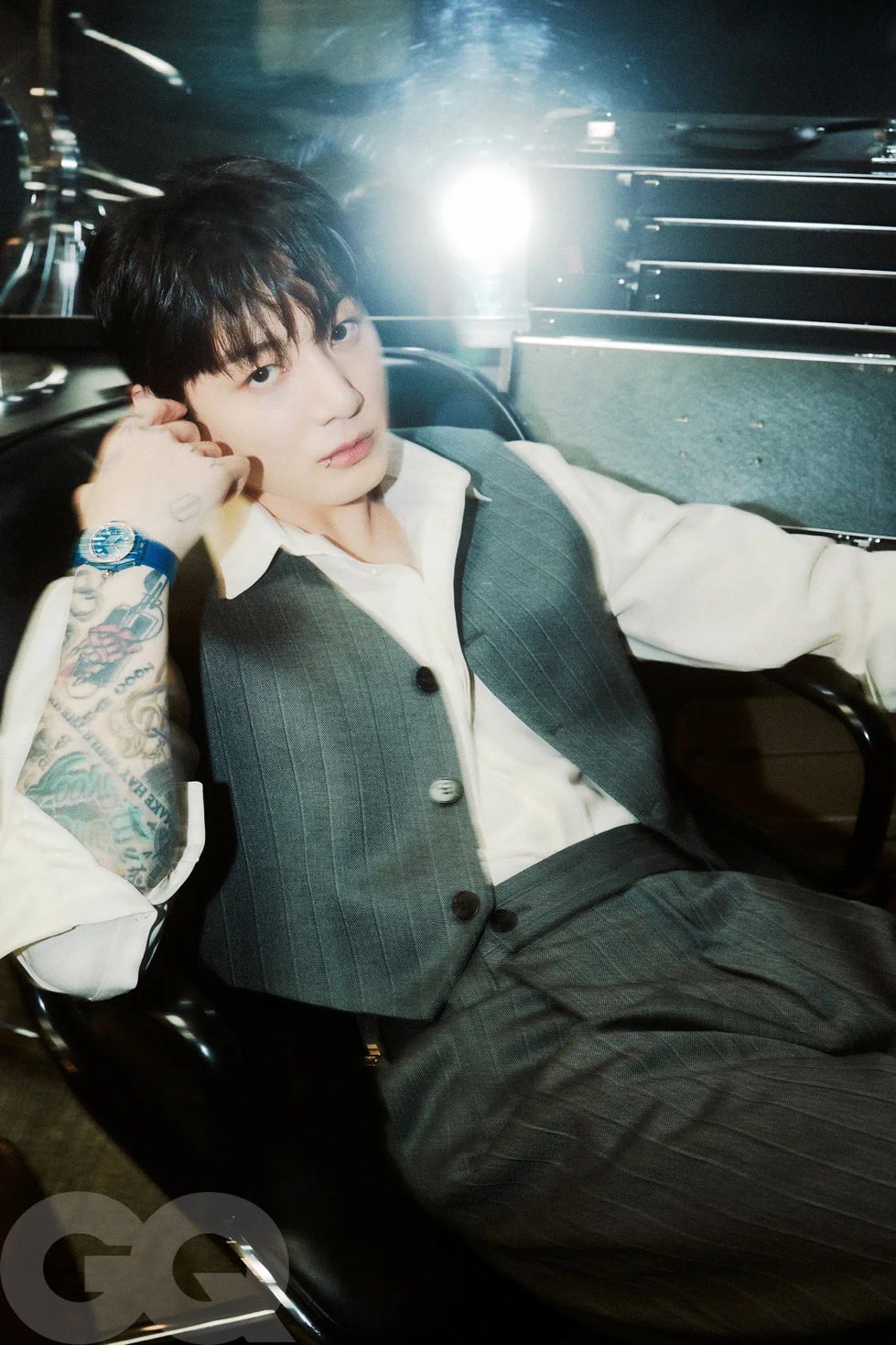 [잡담] 정국 베르사체 수트 개꼴 | 인스티즈