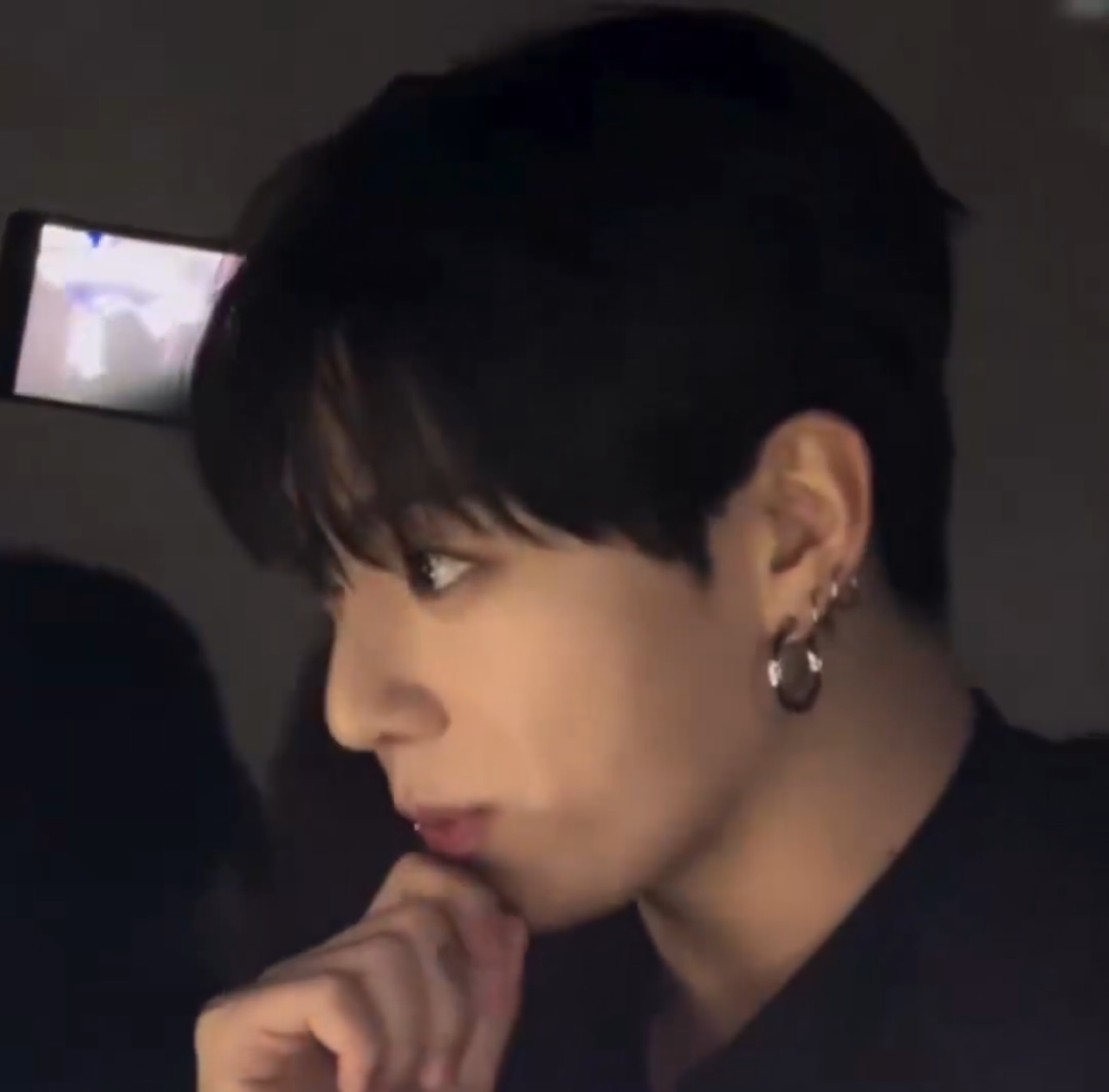 [잡담] 정국이 어제 실컷 봤는데 미친 용안 더 보고 싶다 | 인스티즈