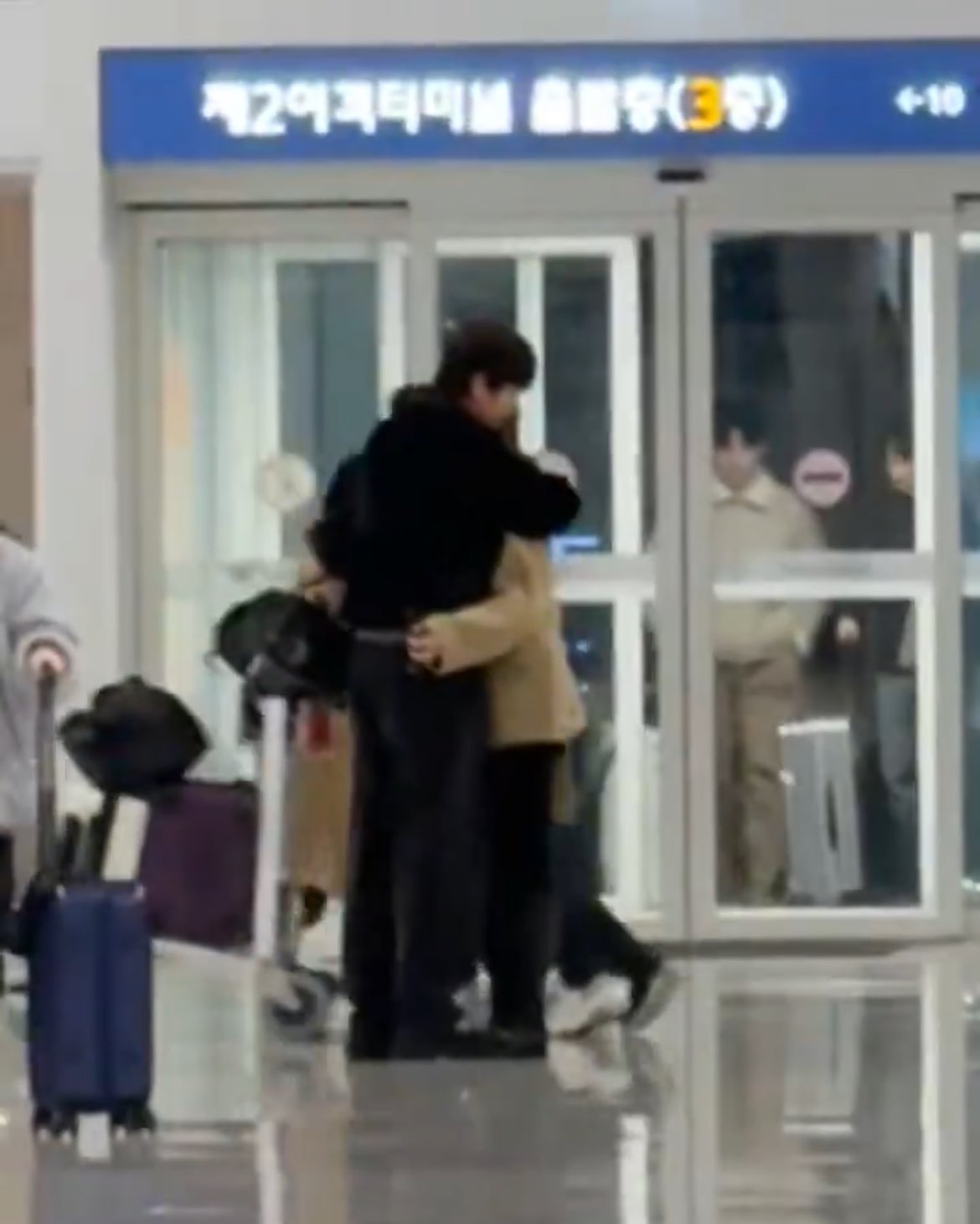 [잡담] 찬너계) 이성경이 쏙 들어가는게 가능하다니 | 인스티즈