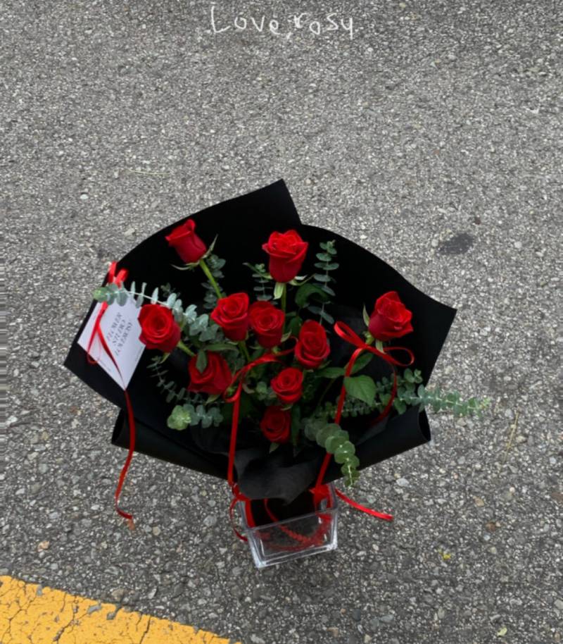 [잡담] 졸업식 꽃 골라주라!! | 인스티즈