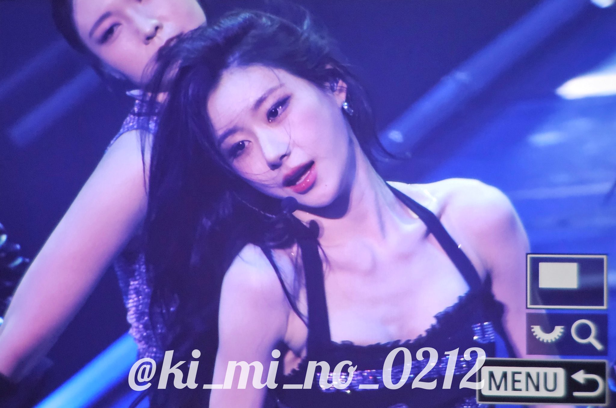 [잡담] 채령 점점 더 이뻐지네 구미호같애 | 인스티즈