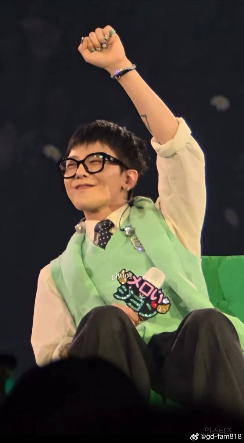 지드래곤 반응 터진 어제 샤넬 착장..JPG | 인스티즈