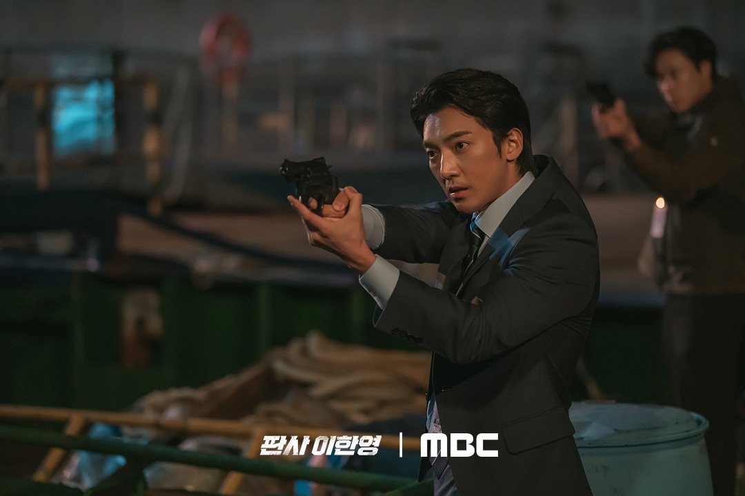 [잡담] 판사이한영) 강신진 체포를 앞둔 판벤저스!거악의 끝 강신진의 최후는?! | 인스티즈