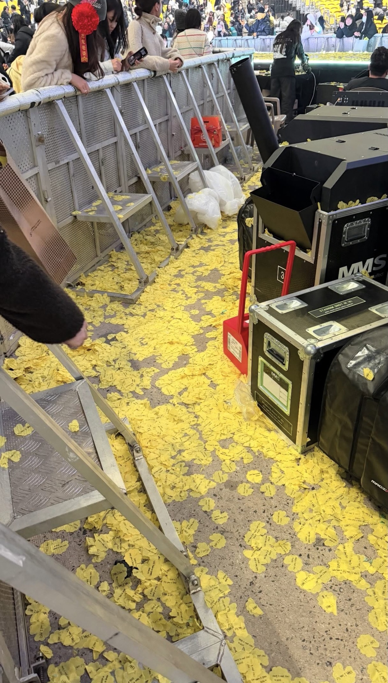 [잡담] 지디 팬미에서 기억에 남는 미장센 두가지 | 인스티즈