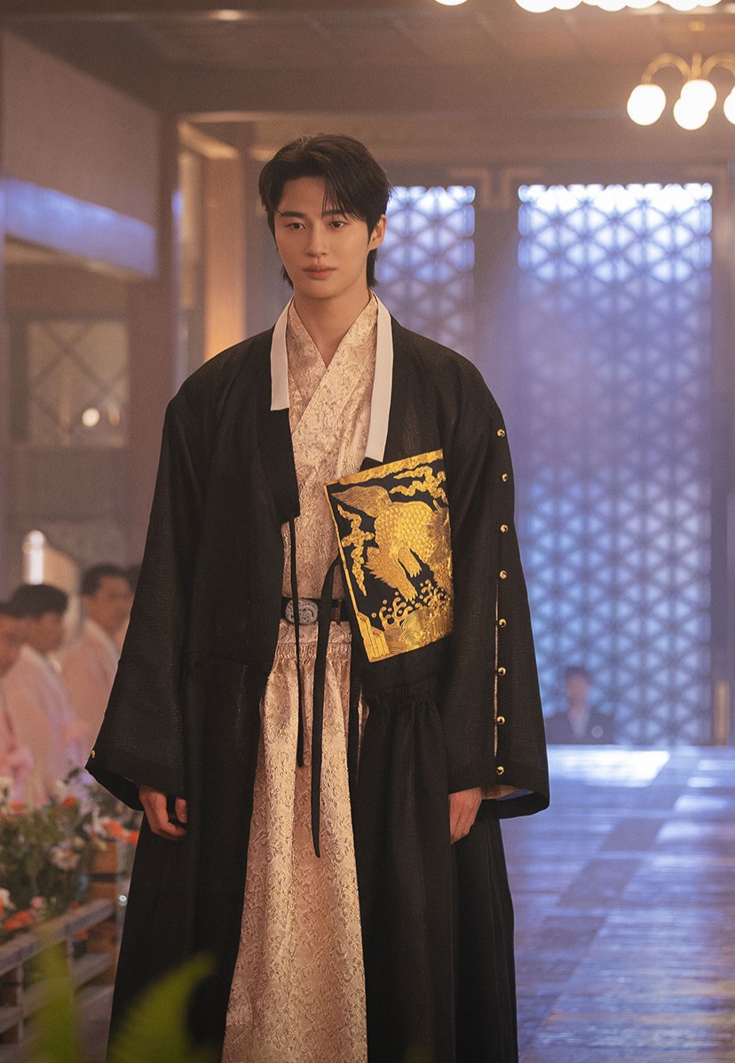 [잡담] 변우석 대군 끝나자마자 얼굴 바꾼거봐 | 인스티즈