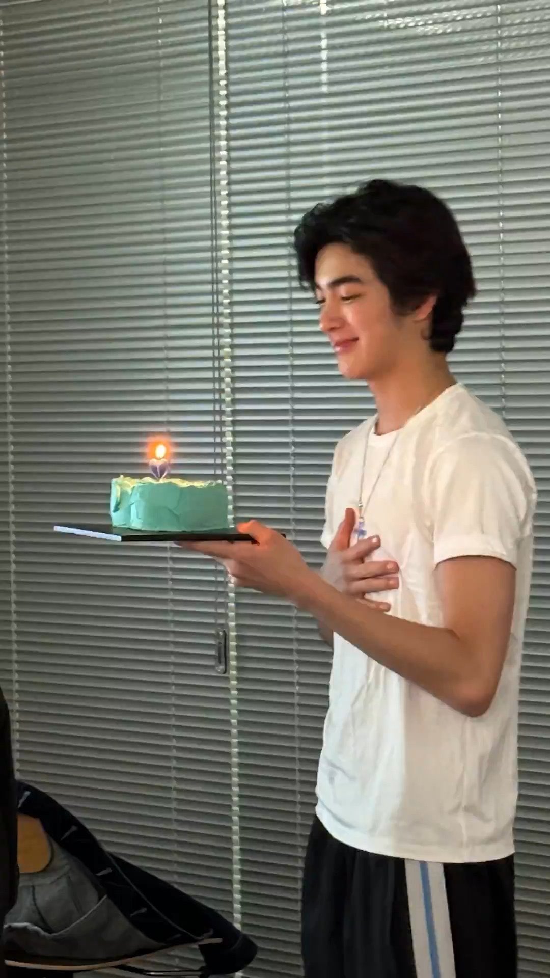 [잡담] 코르티스 건호 90년대 홍콩영화 바이브 | 인스티즈