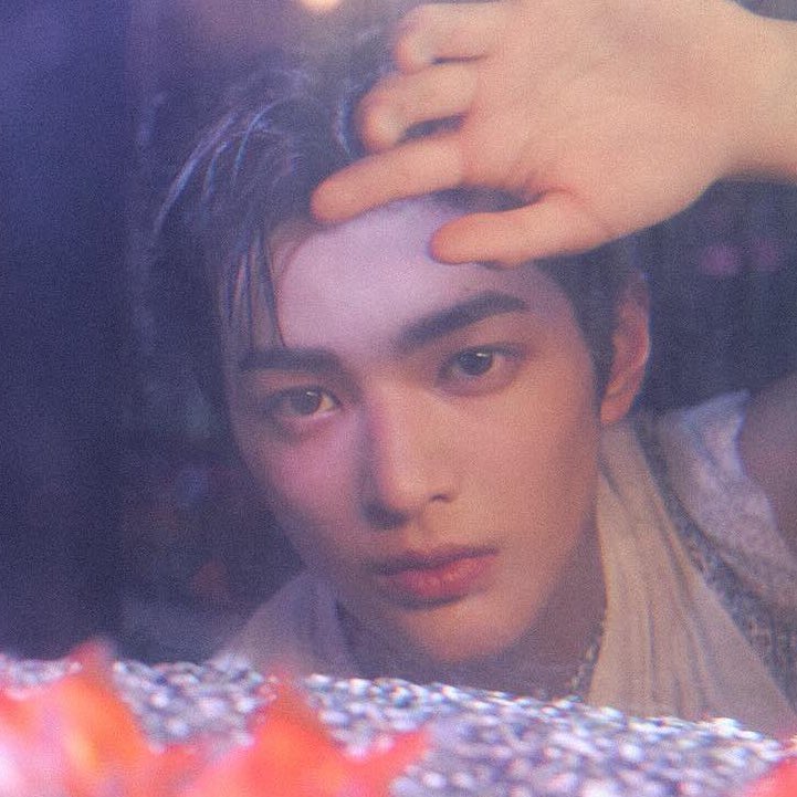 [잡담] 생일마저 발렌타인데이인🎀 남돌 2명 얼굴 최고 | 인스티즈