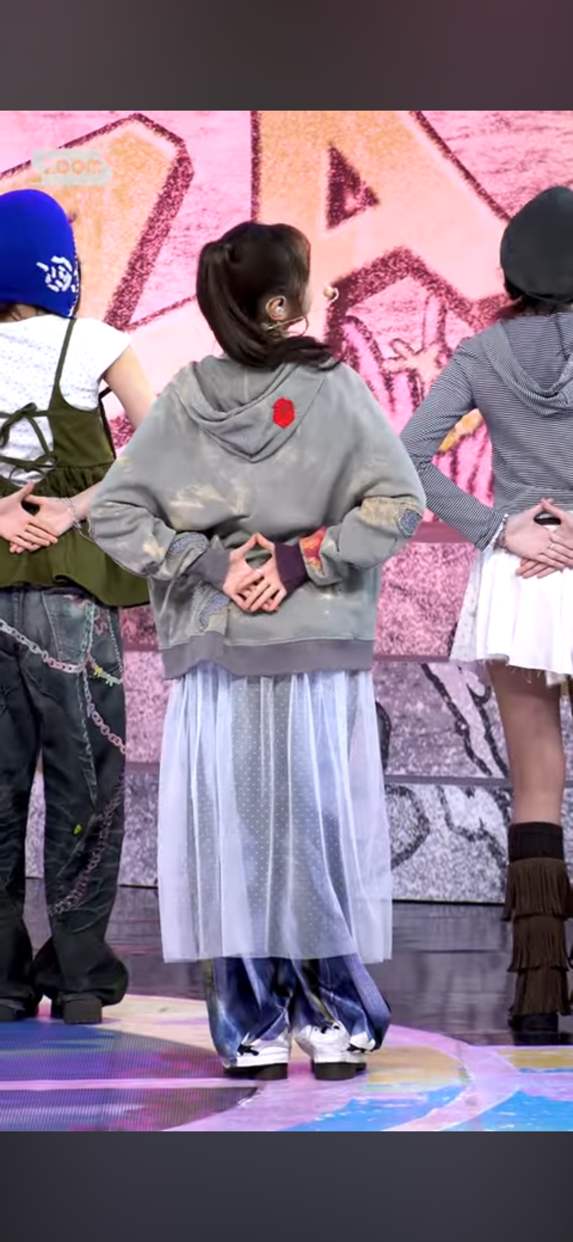 [잡담] 하투하 예온 후드집업 어디껄까 | 인스티즈