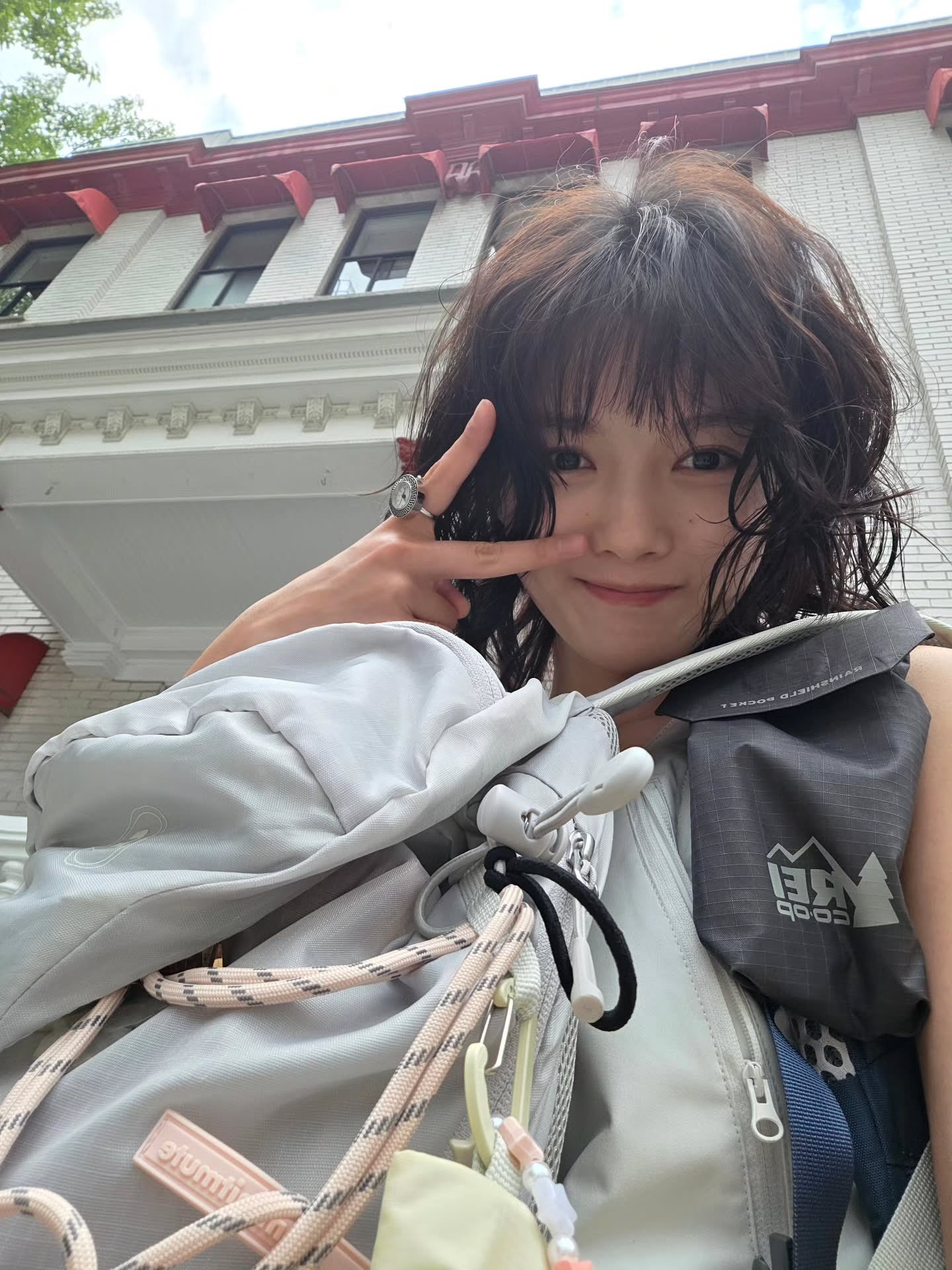 [잡담] 김유정 여행 사진은 진짜 좋은 느낌을 줌 | 인스티즈