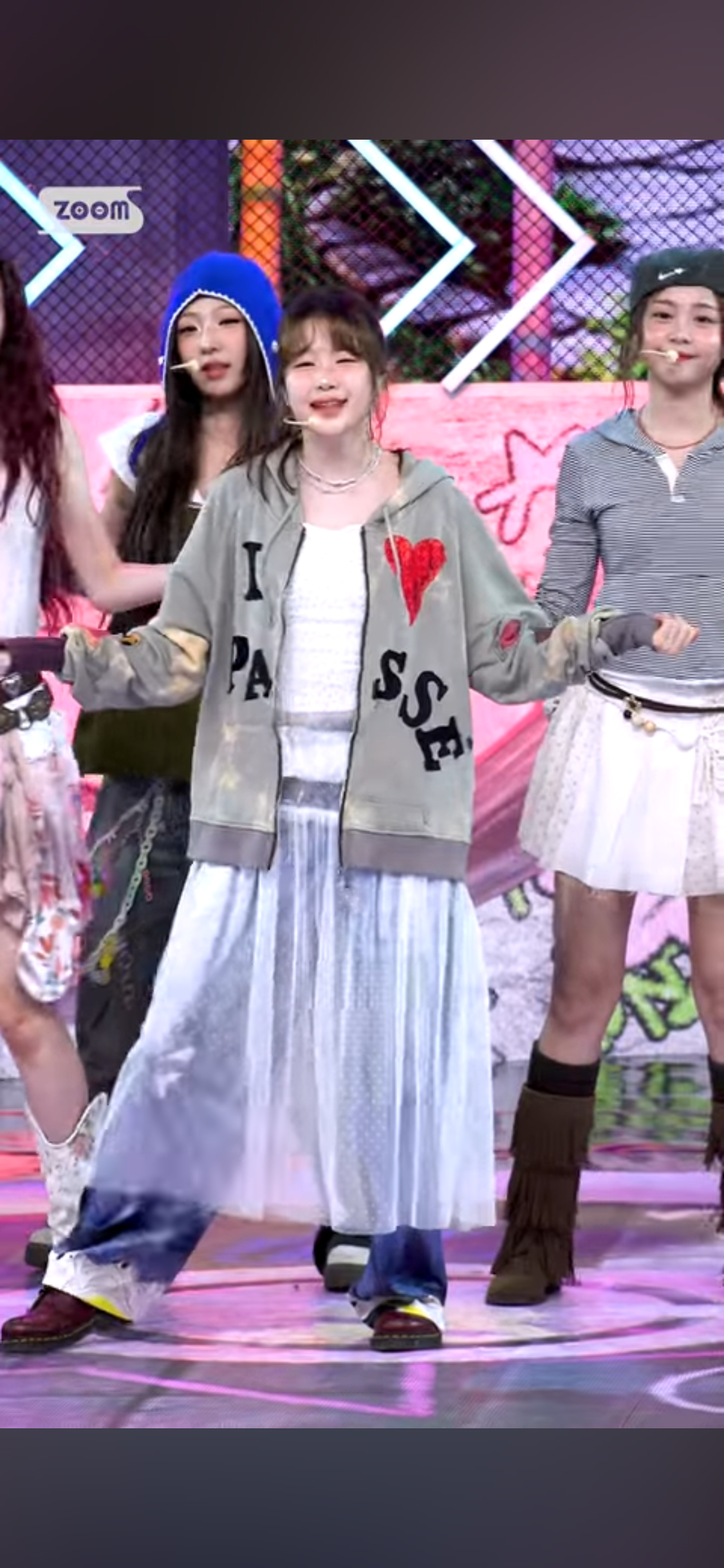 [잡담] 하투하 예온 후드집업 어디껄까 | 인스티즈