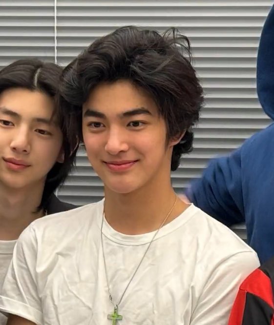 [잡담] 코르티스 건호 머리숱봨ㅋㅋ 완전 밀림 | 인스티즈