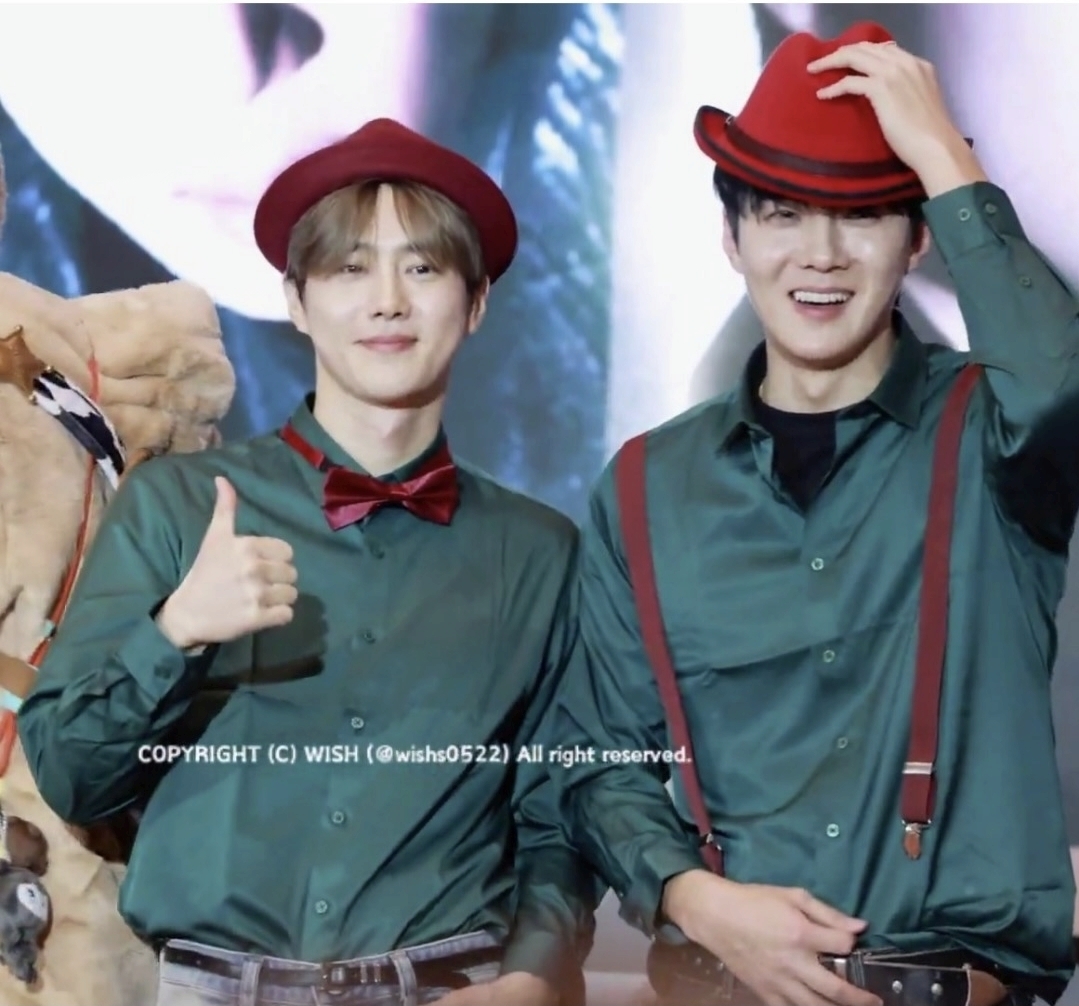 [잡담] 아니 엑소 크리스마스데이 착장한거 봄..? 어떻게 이렇게 안늙지 | 인스티즈