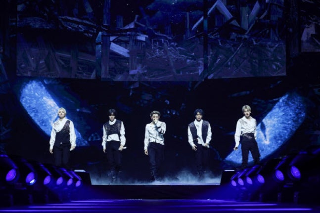 [정보/소식] 투모로우바이투게더, 네 번째 월드투어 성료…56만명 운집 | 인스티즈