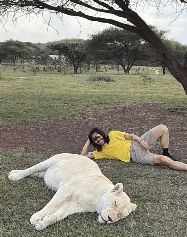 [정보/소식] 노홍철이 올린 문제의 사진…약에 취한 사자와 인증샷 논란 [스한:이슈] | 인스티즈