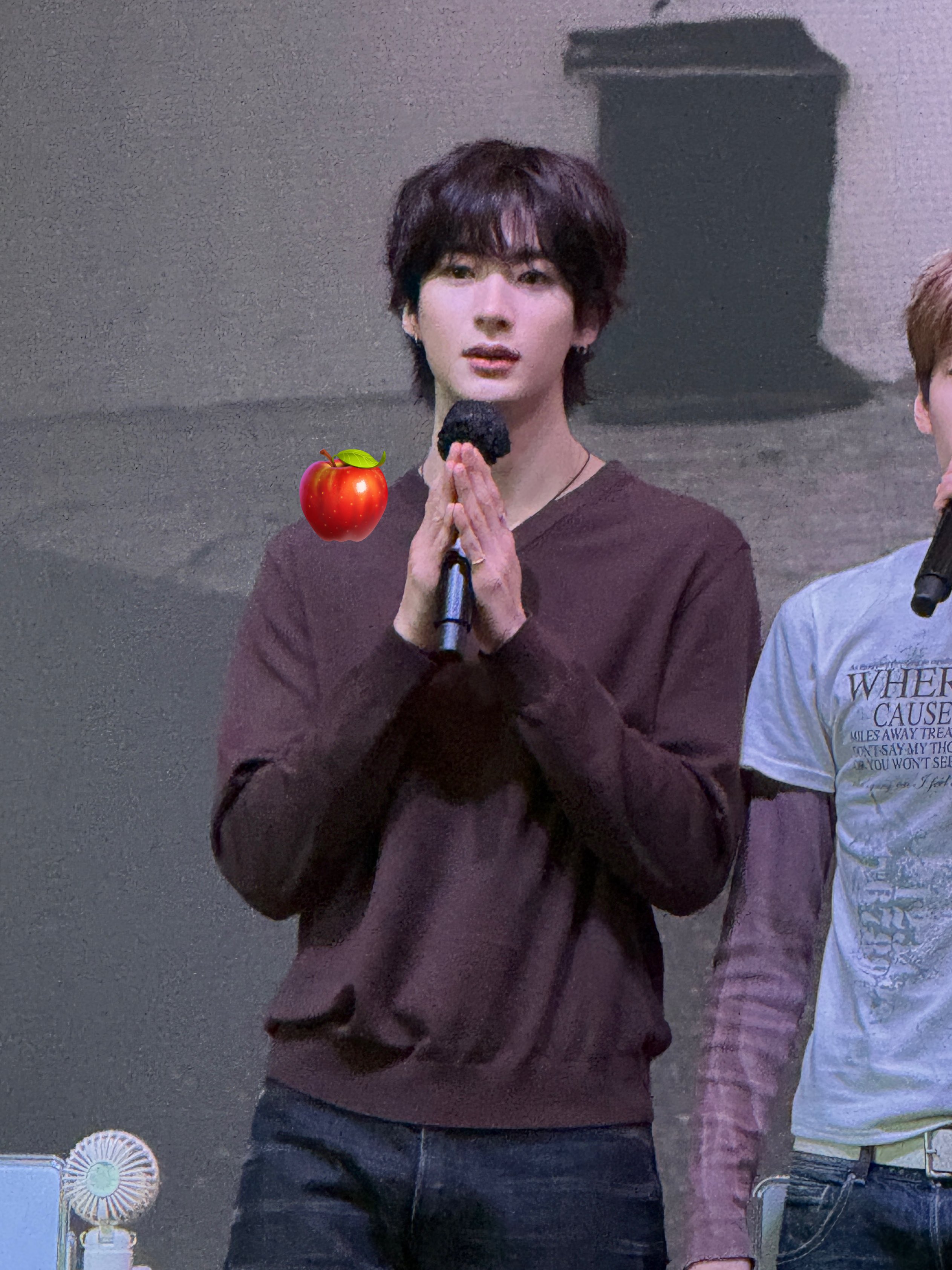 [잡담] 앤톤 어제랑 오늘 무슨일이냐 | 인스티즈