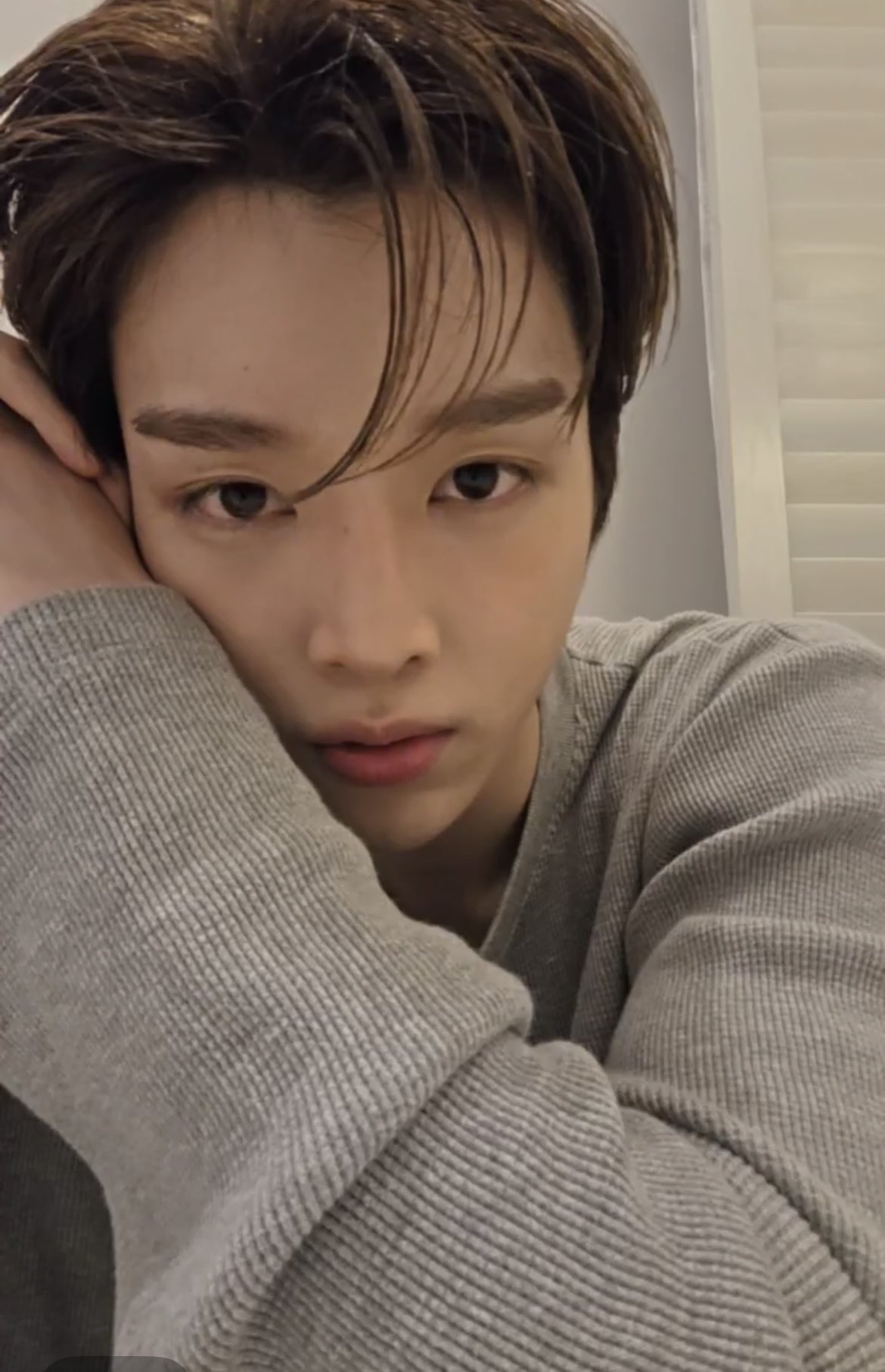 [잡담] 성찬이 라방 보는중인데 너무 부끄럽다 | 인스티즈