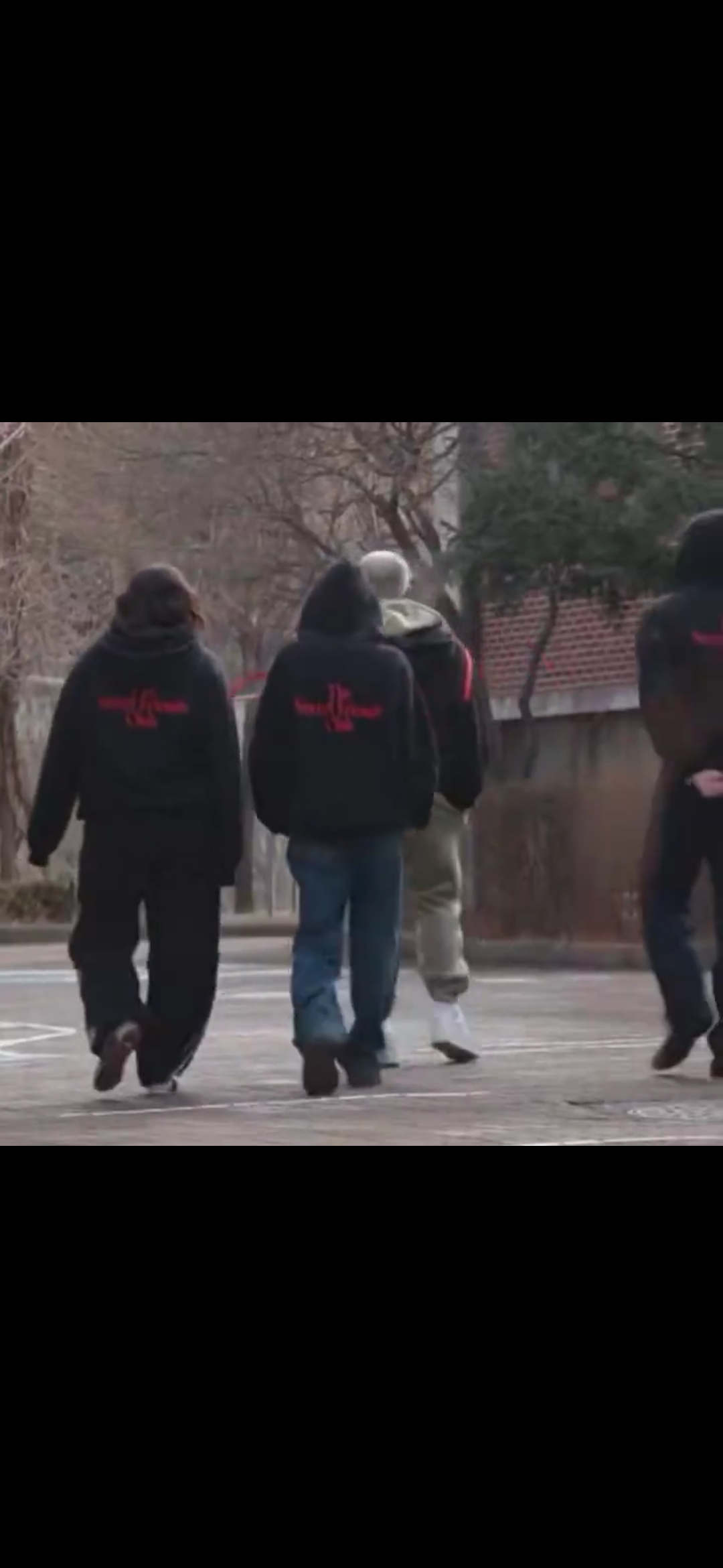 [잡담] 아니 제니 어깨 진짜 듬직하다 | 인스티즈